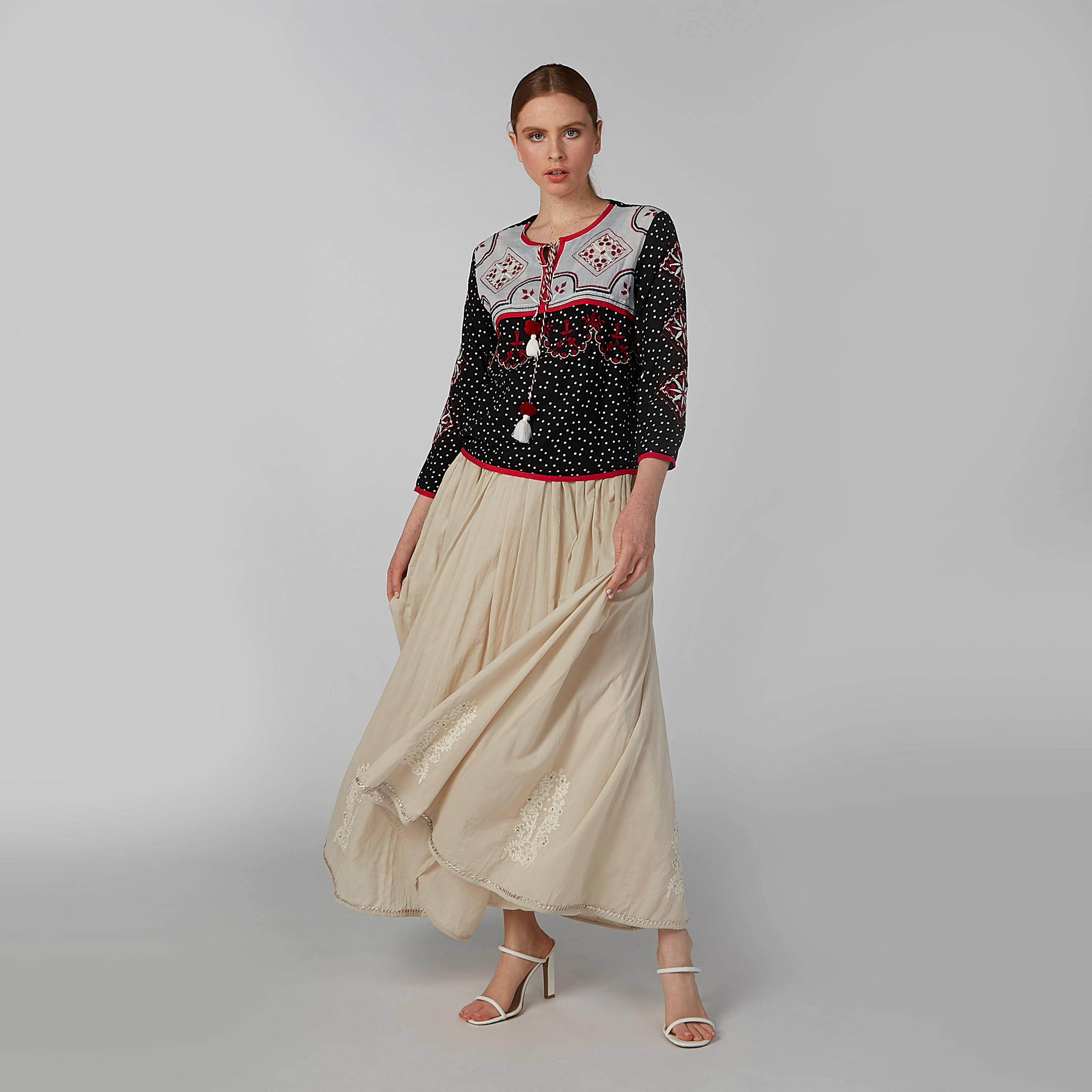 بلوزة مطرّزة بأكمام 3/4 وأربطة-women-clothing-shirtsandblouses-blouses-image-1