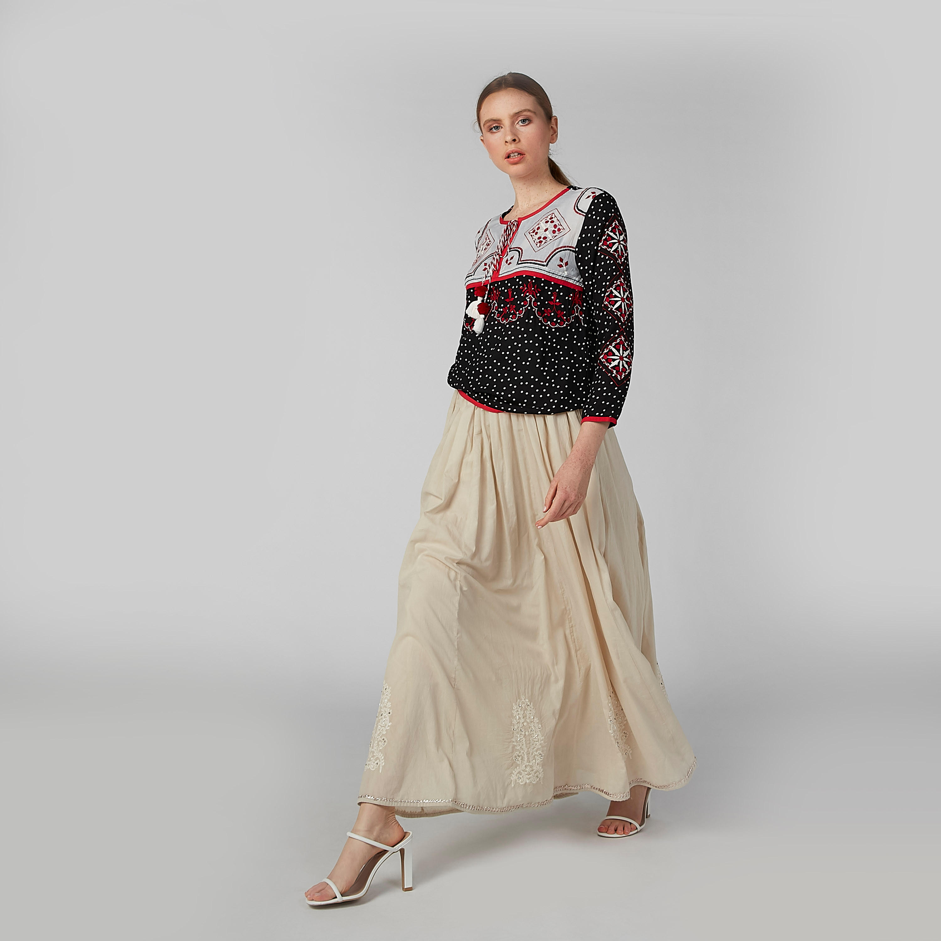بلوزة مطرّزة بأكمام 3/4 وأربطة-women-clothing-shirtsandblouses-blouses-image-5