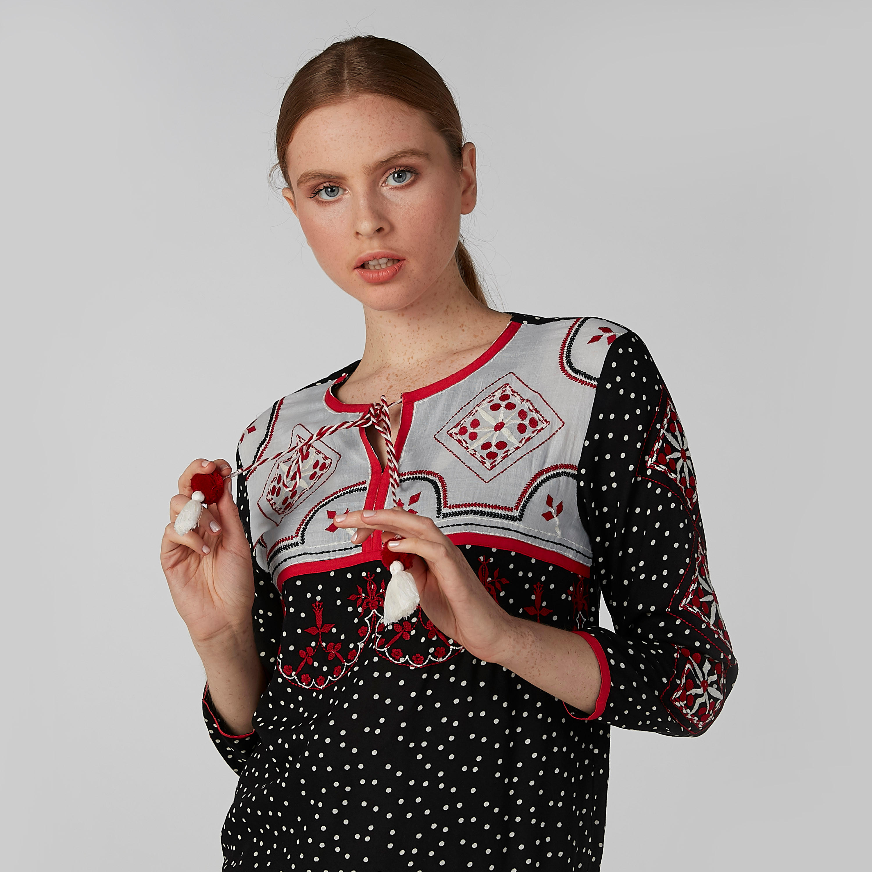 بلوزة مطرّزة بأكمام 3/4 وأربطة-women-clothing-shirtsandblouses-blouses-image-6