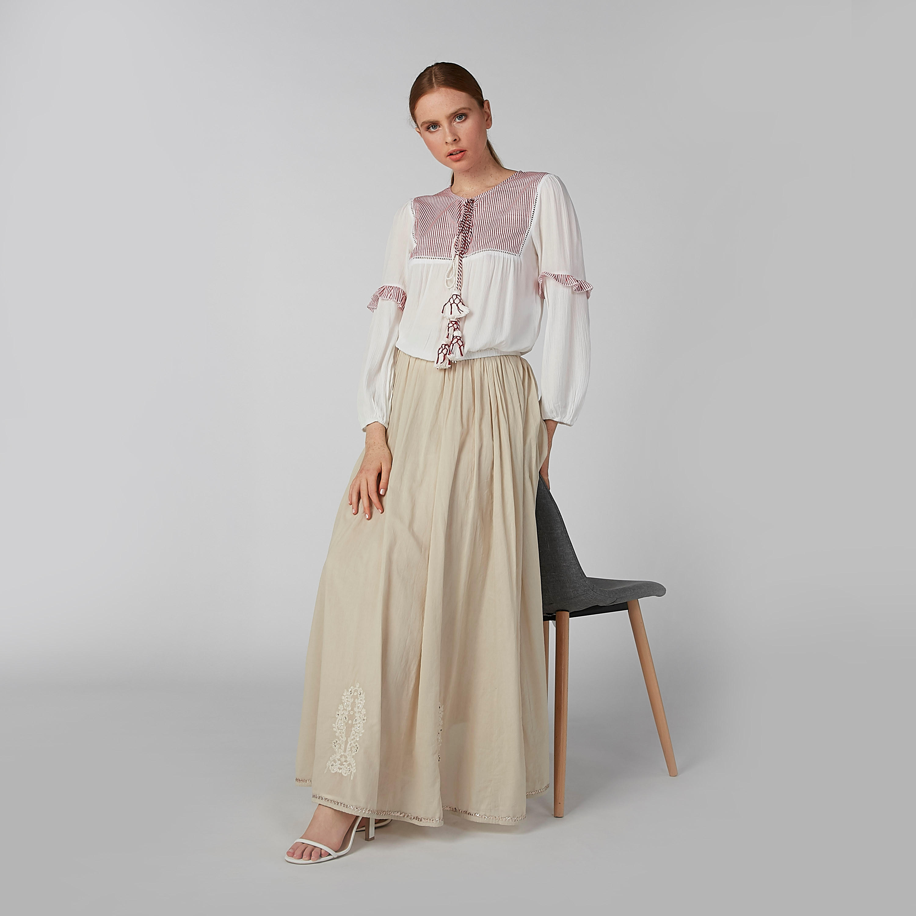 بلوزة مقلّمة بتفاصيل كشكش وأربطة-women-clothing-shirtsandblouses-blouses-image-2