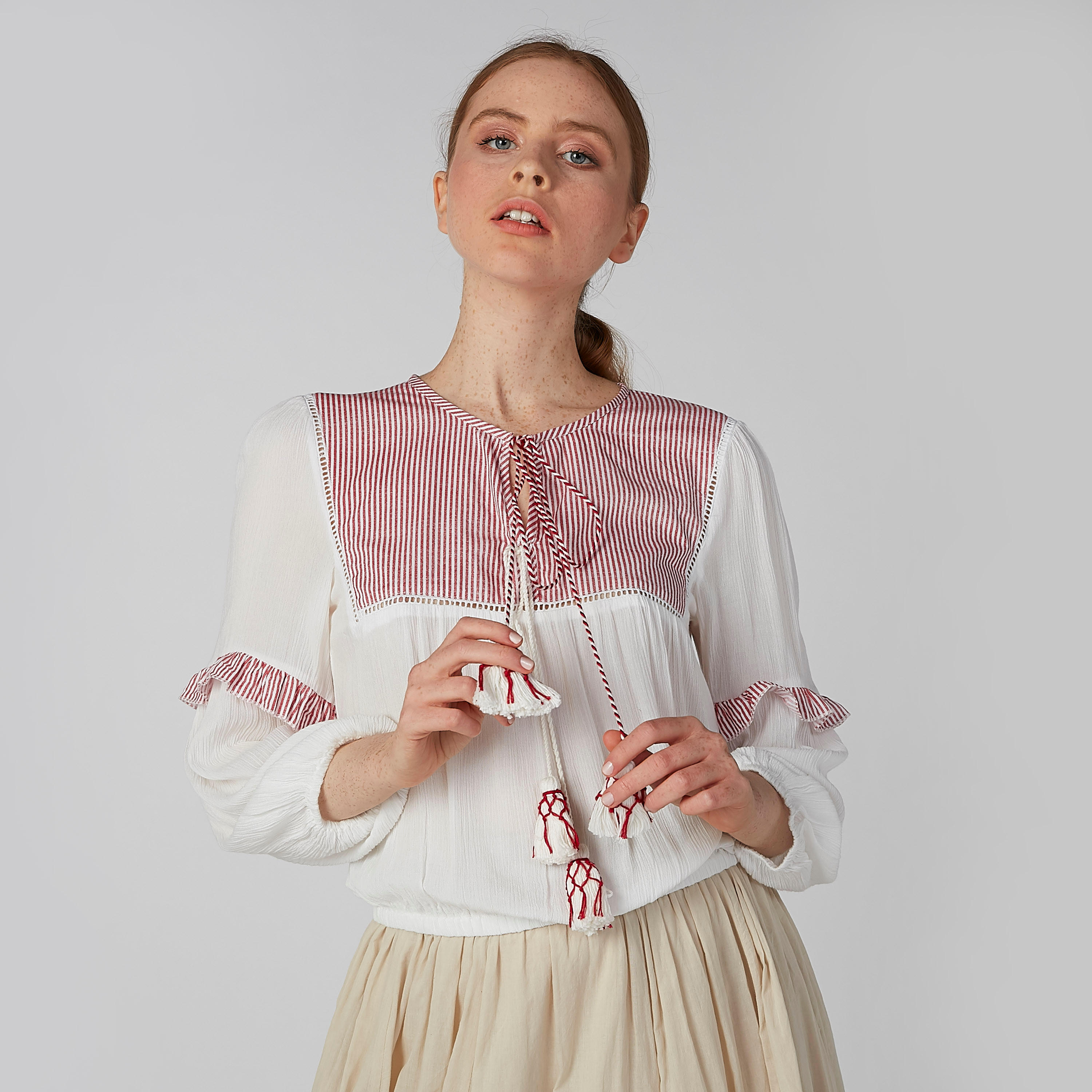 بلوزة مقلّمة بتفاصيل كشكش وأربطة-women-clothing-shirtsandblouses-blouses-image-5