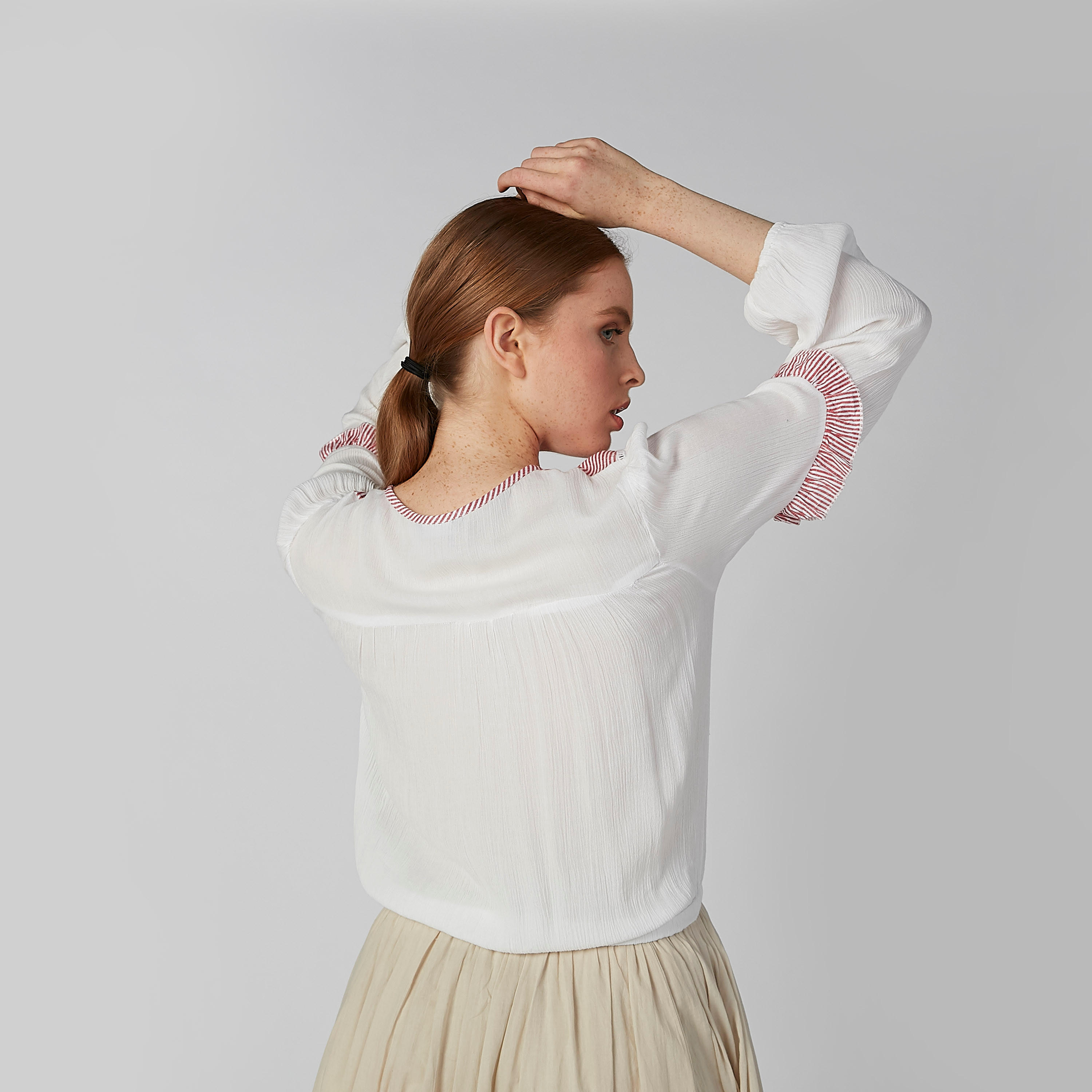 بلوزة مقلّمة بتفاصيل كشكش وأربطة-women-clothing-shirtsandblouses-blouses-image-6