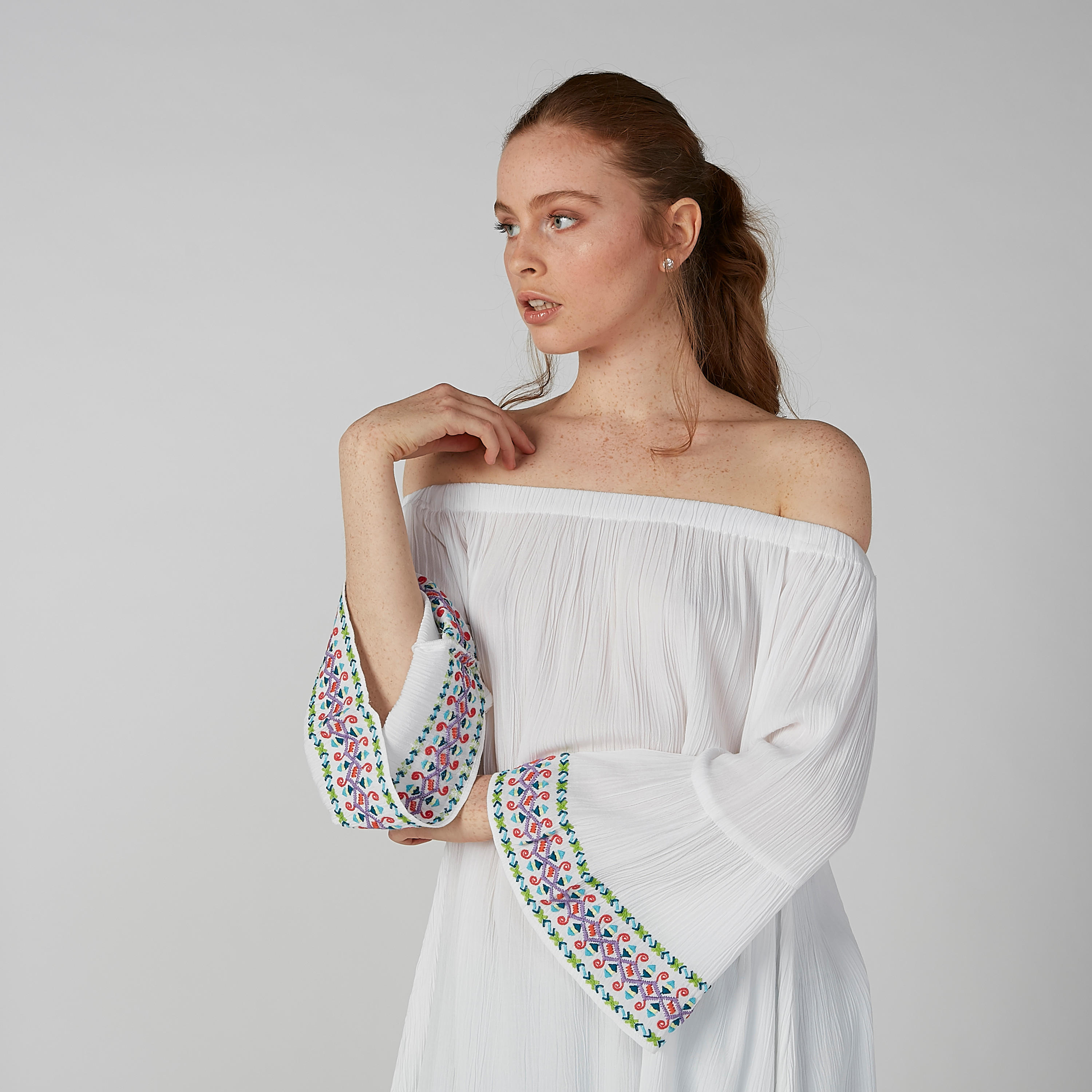تونيك مطرّز بأكتاف مكشوفة وأكمام واسعة-women-clothing-shirtsandblouses-blouses-image-3