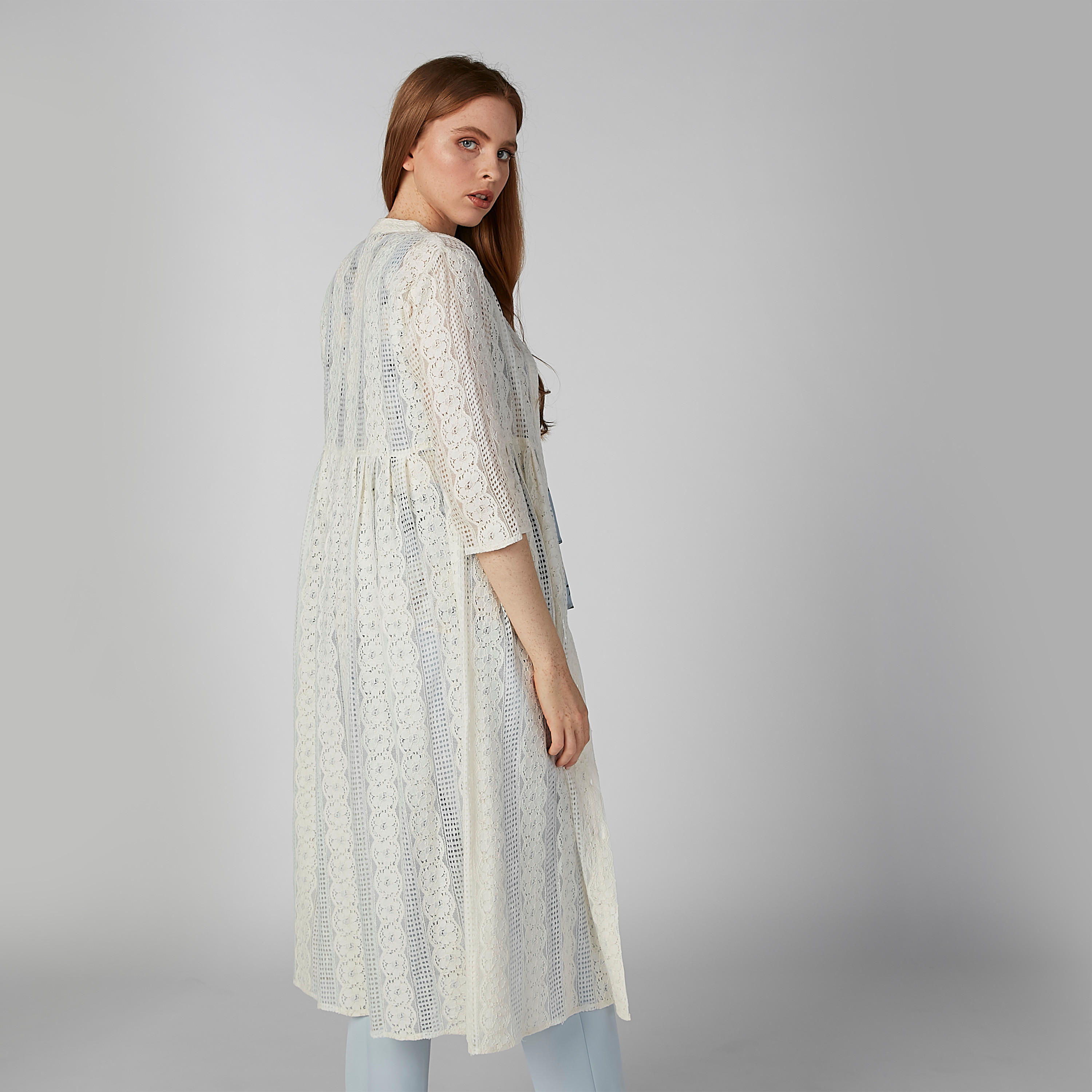 سترة بأكمام 3/4 وأزرار وتفاصيل دانتيل-women-winterwear-cardigansandjumpers-cardigans-image-4