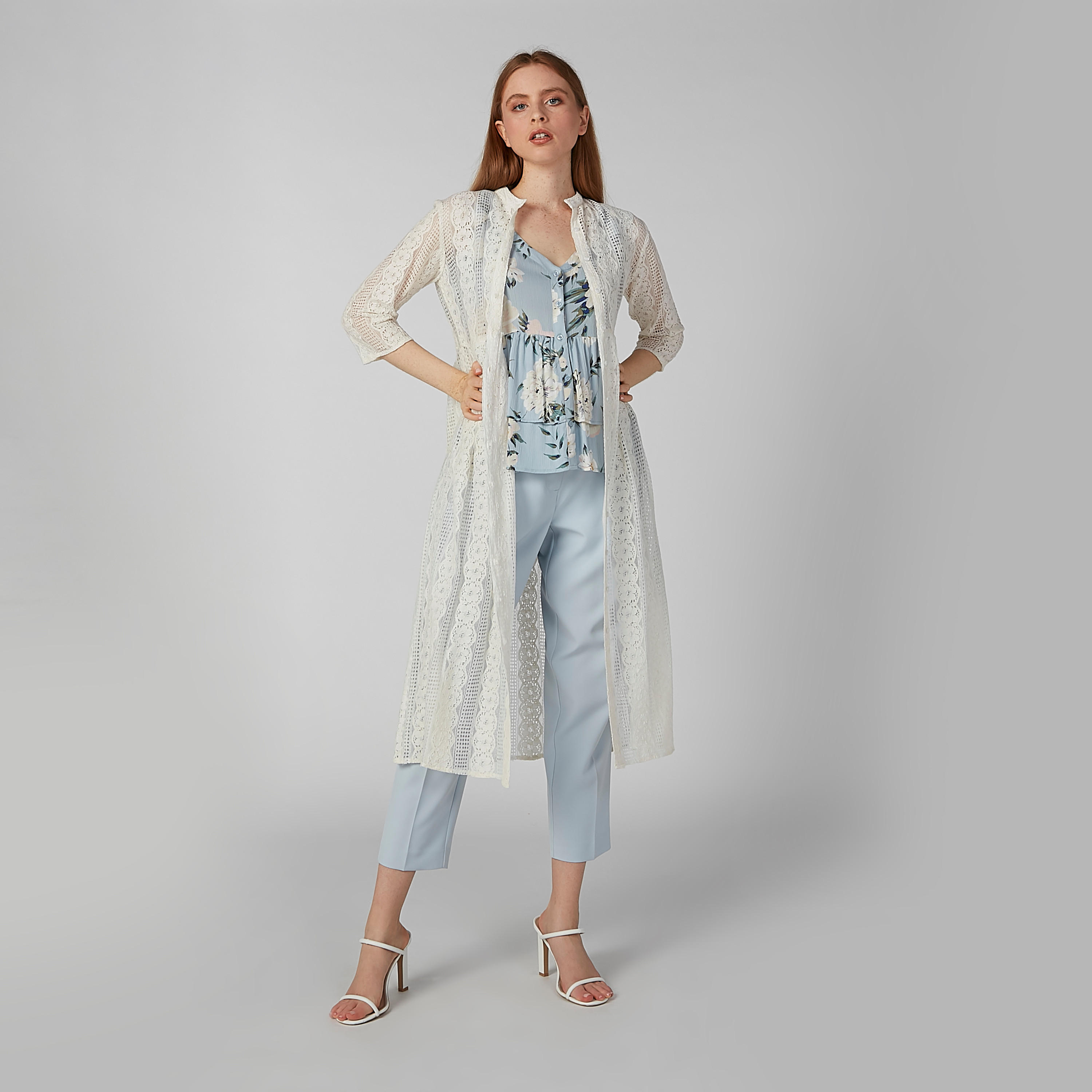 سترة بأكمام 3/4 وأزرار وتفاصيل دانتيل-women-winterwear-cardigansandjumpers-cardigans-image-5