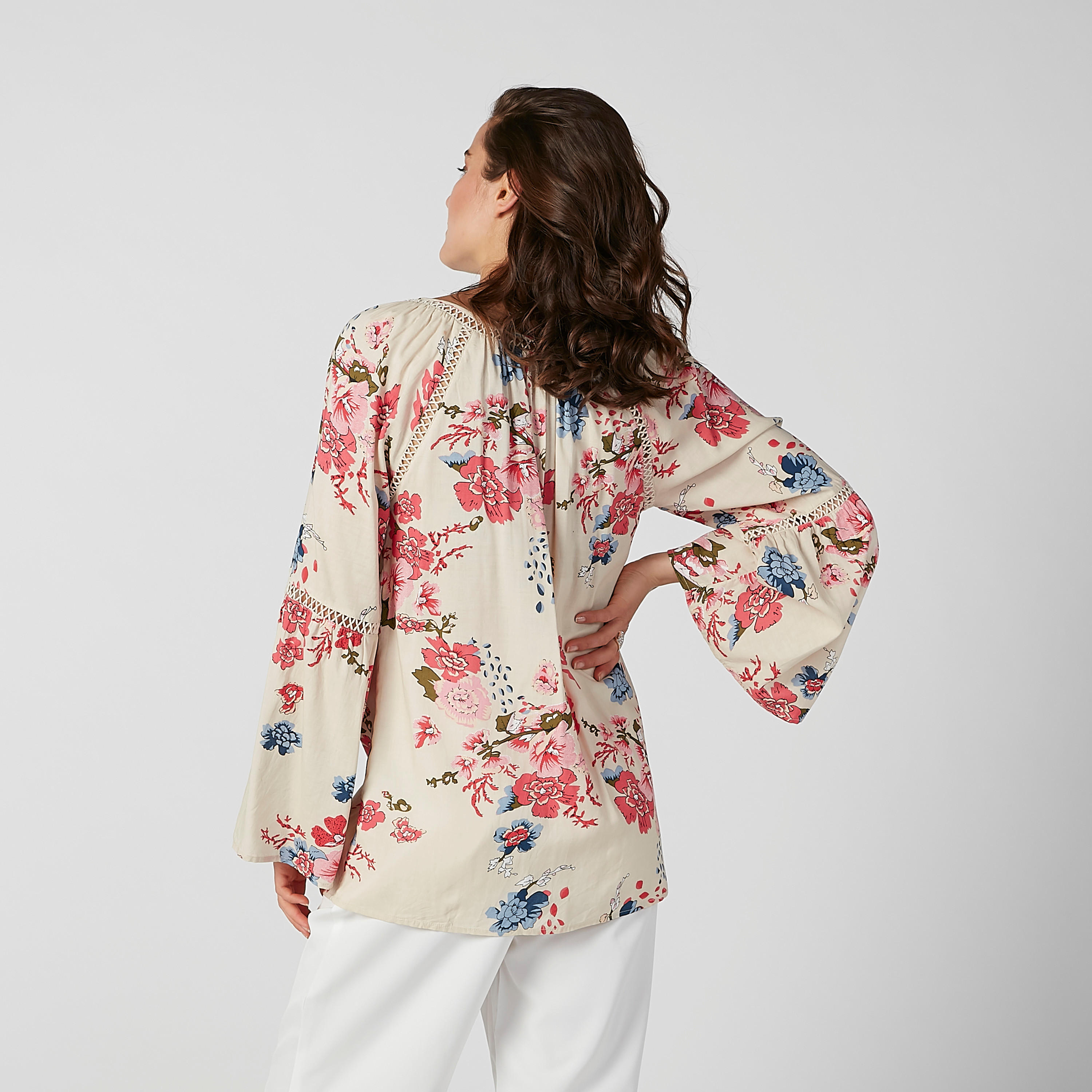 بلوزة بأكمام واسعة وأربطة وطبعات-women-clothing-shirtsandblouses-blouses-image-3