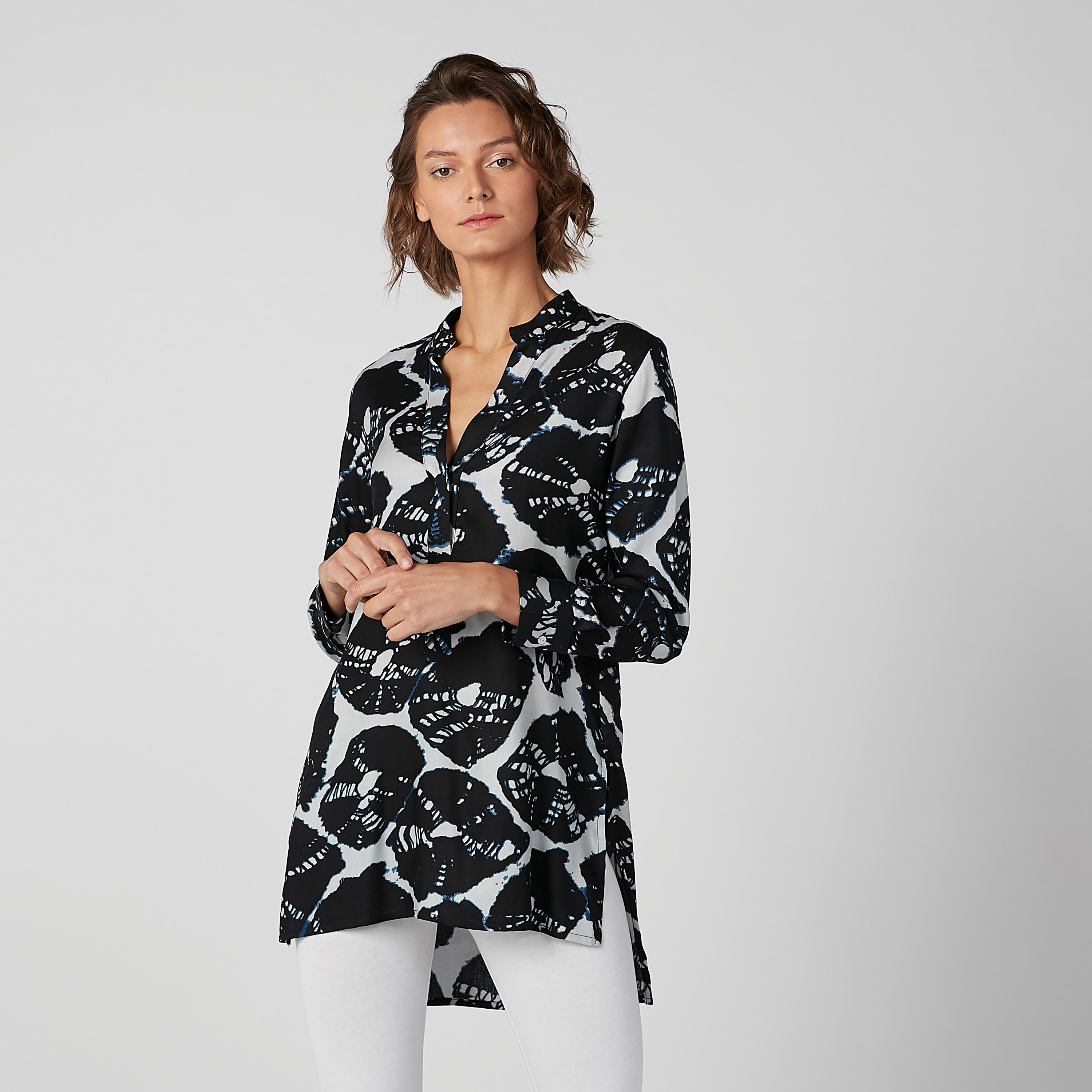 بلوزة بأكمام طويلة وحوّاف غير مستوية وطبعات-women-clothing-shirtsandblouses-blouses-image-3