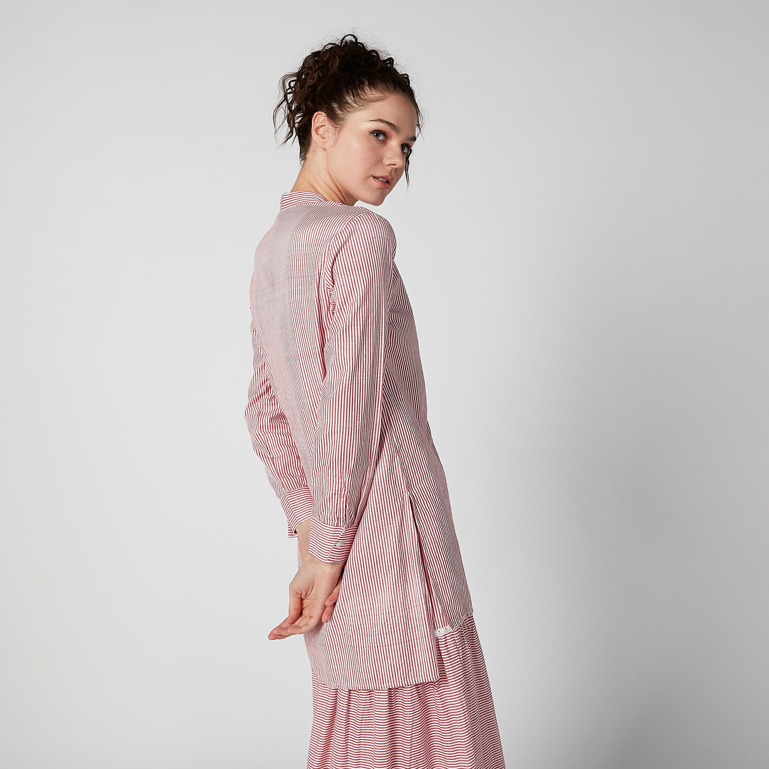 بلوزة طويلة مقلمة بأكمام طويلة وحواف غير مستوية-women-clothing-shirtsandblouses-blouses-image-4