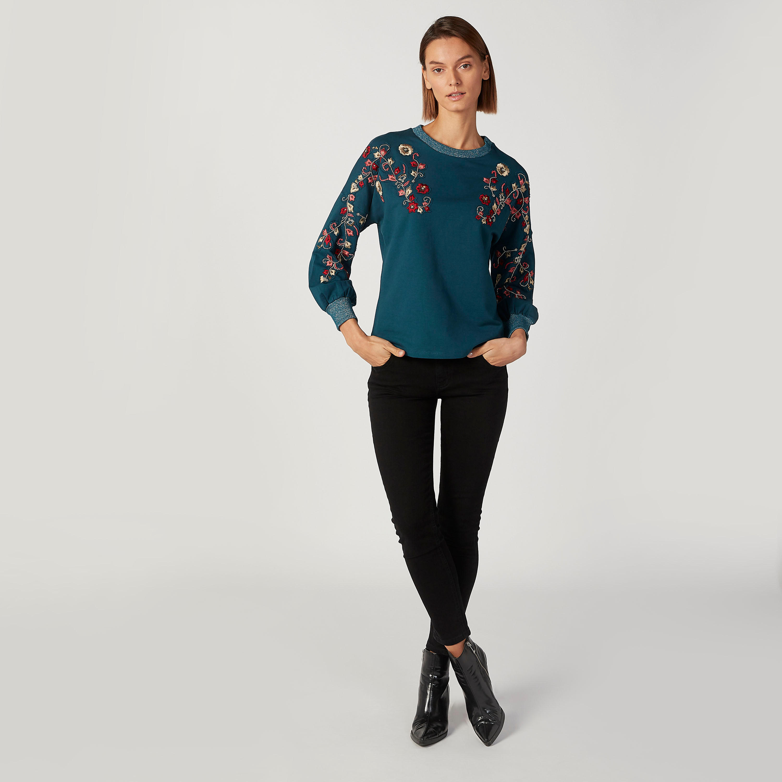 كنزة  مطرّزة بياقة مستديرة وأكمام طويلة -women-clothing-cardigansandjumpers-jumpers-image-2