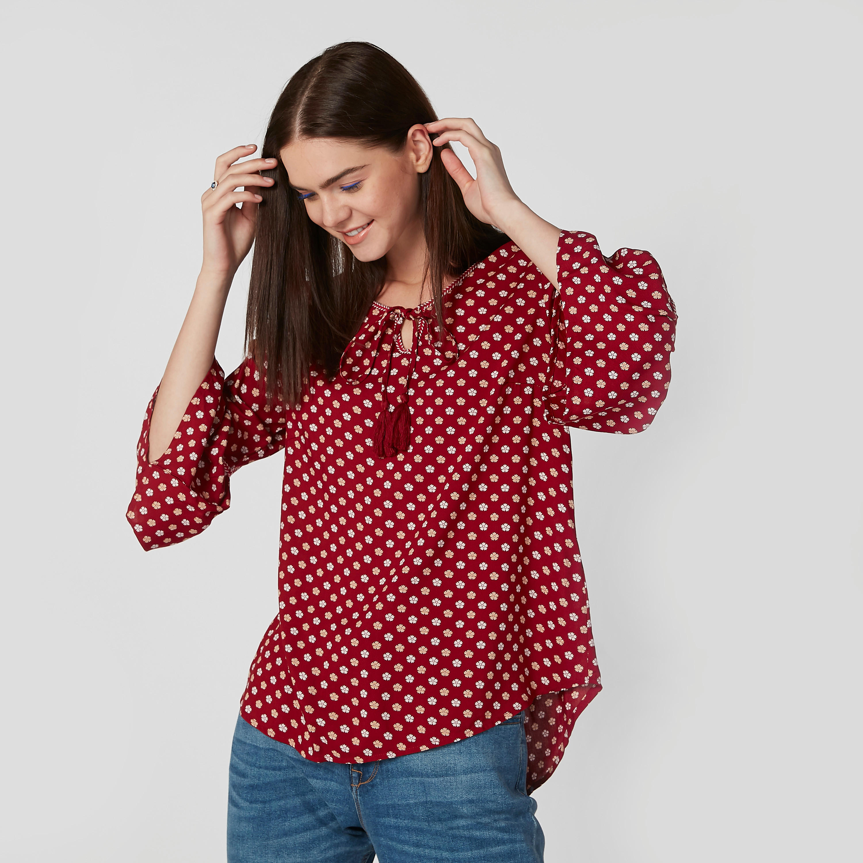 بلوزة مستدامة بياقة مستديرة وأكمام واسعة وطبعات-women-clothing-shirtsandblouses-blouses-image-1