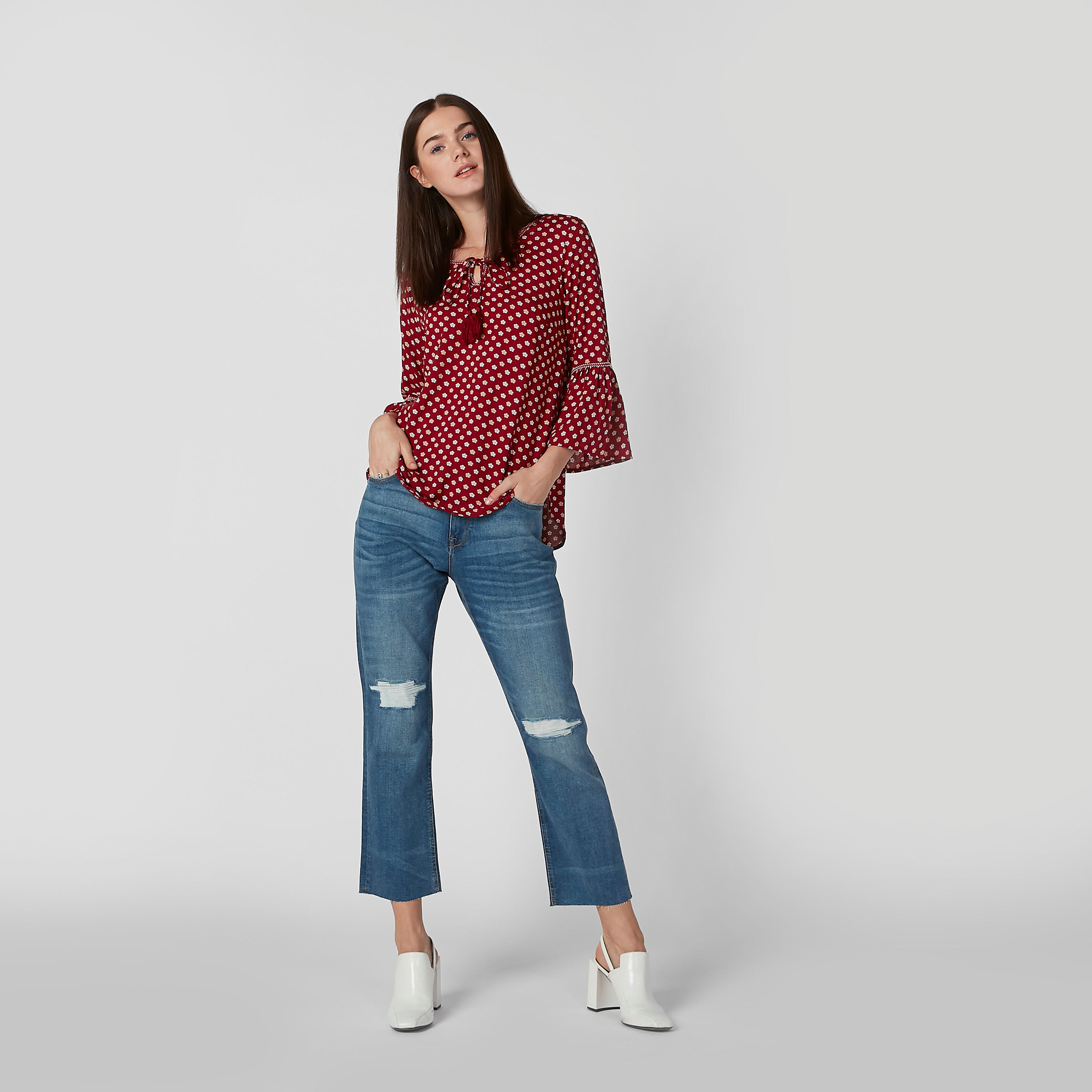 بلوزة مستدامة بياقة مستديرة وأكمام واسعة وطبعات-women-clothing-shirtsandblouses-blouses-image-2