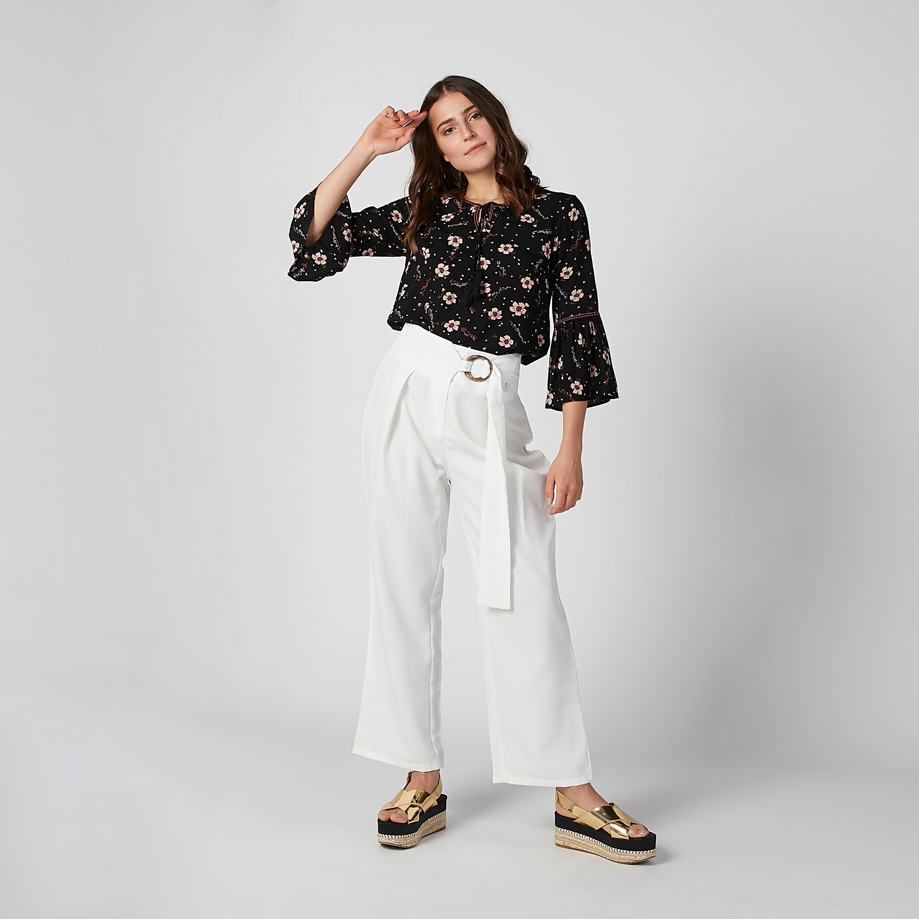 بلوزة مستدامة بياقة مستديرة وأكمام واسعة وطبعات-women-clothing-shirtsandblouses-blouses-image-2