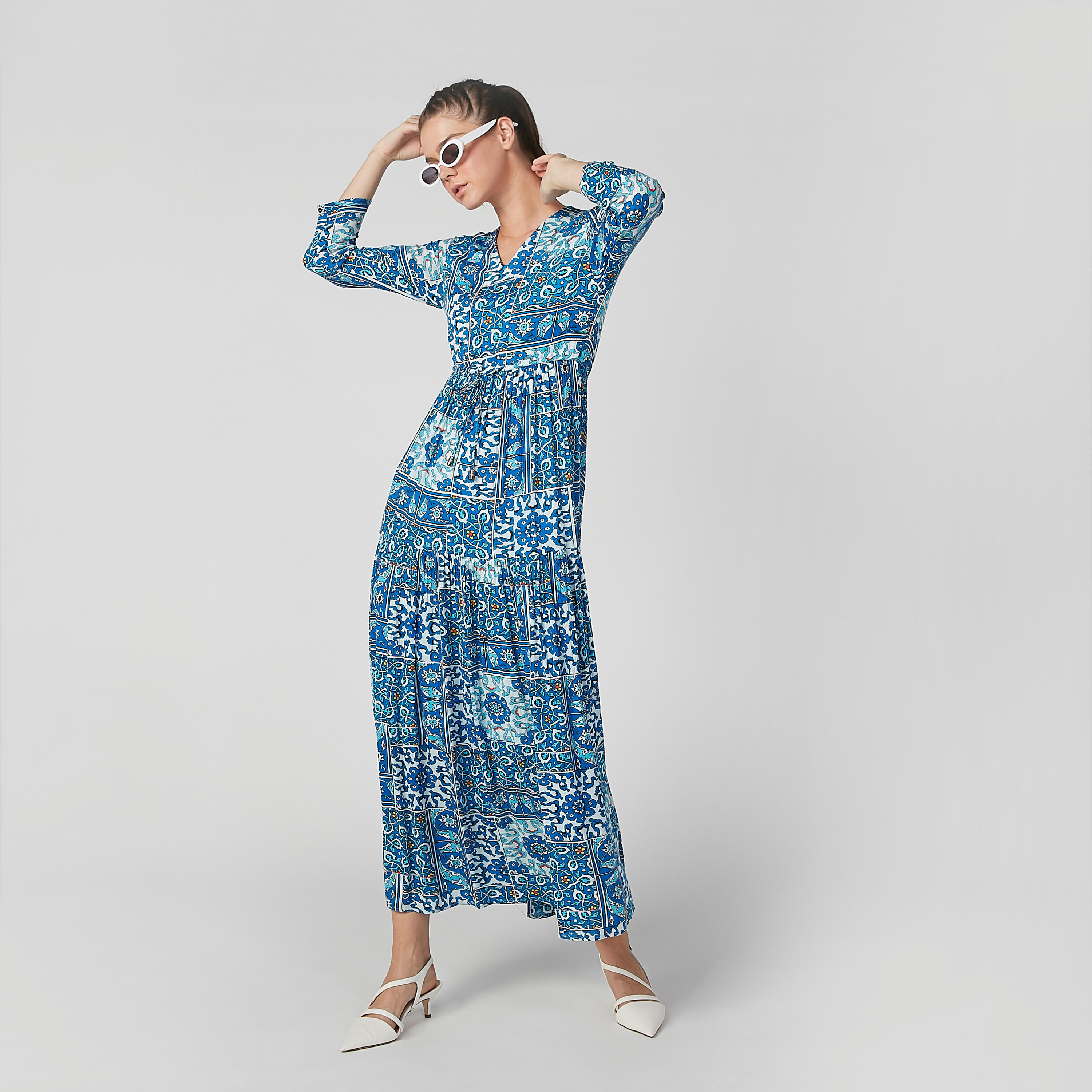 فستان إيه لاين طويل بياقة V وأكمام طويلة وطبعات-women-clothing-dresses-image-1