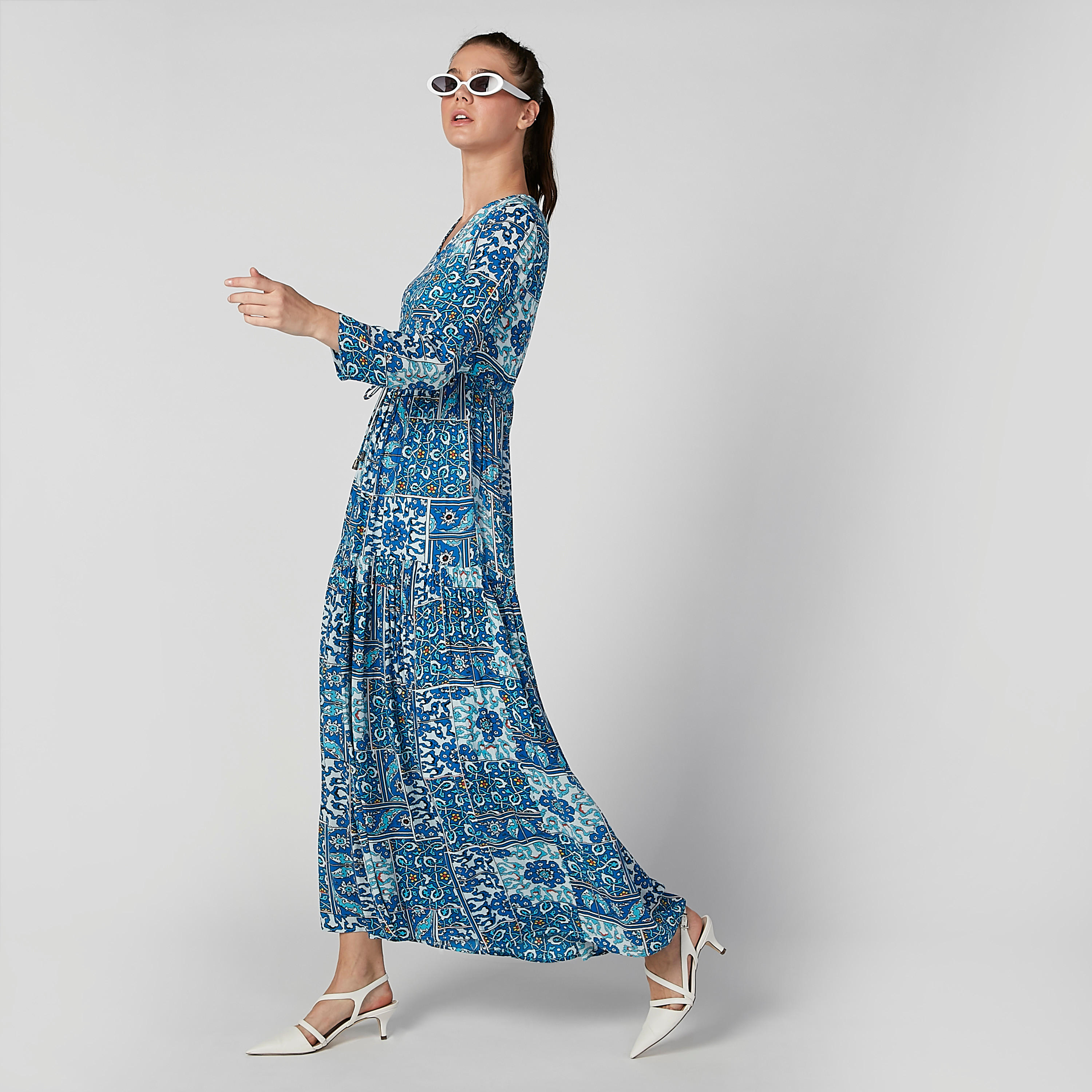 فستان إيه لاين طويل بياقة V وأكمام طويلة وطبعات-women-clothing-dresses-image-4