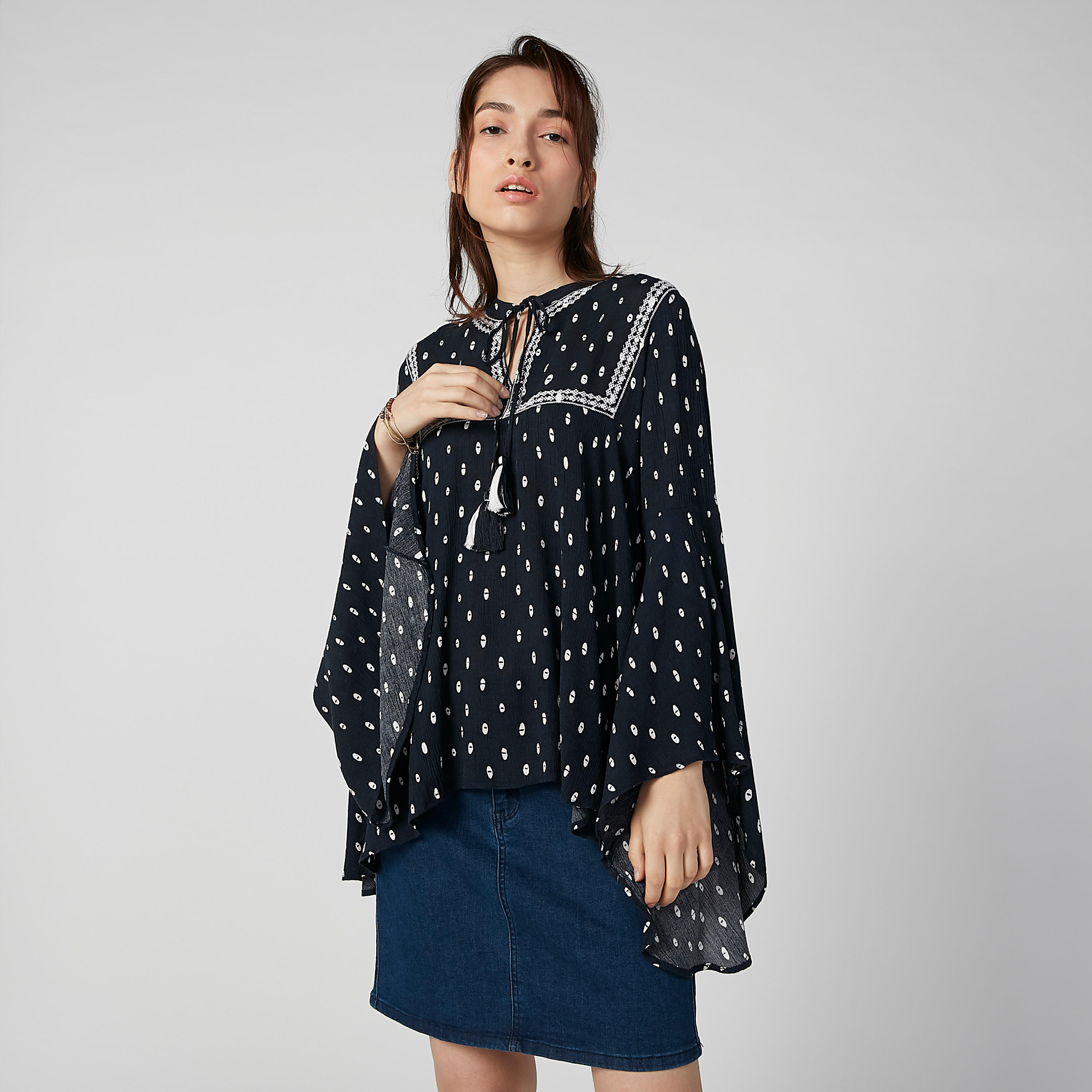 بلوزة مستدام بأكمام واسعة وأربطة وطبعات -women-clothing-shirtsandblouses-blouses-image-1