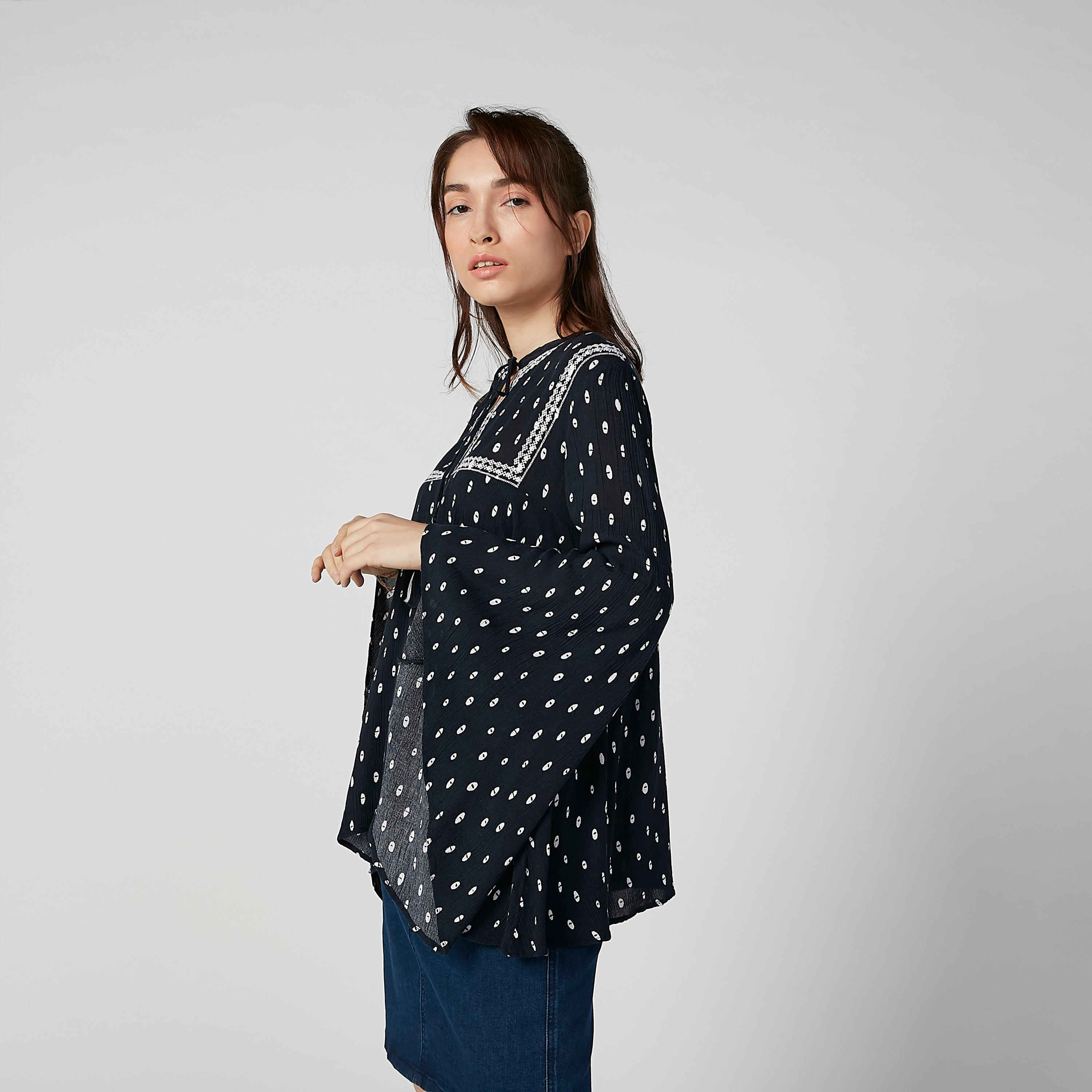 بلوزة مستدام بأكمام واسعة وأربطة وطبعات -women-clothing-shirtsandblouses-blouses-image-5