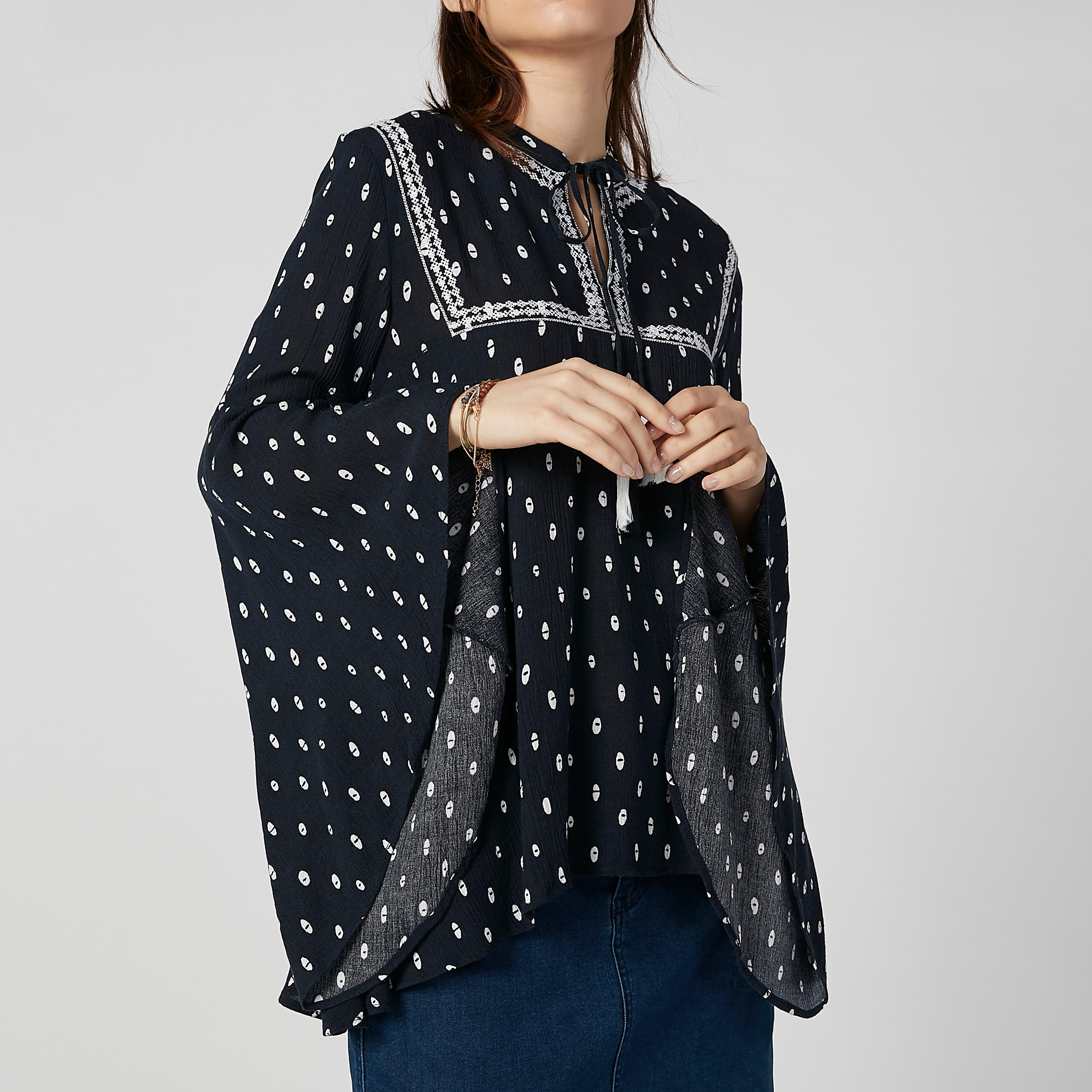 بلوزة مستدام بأكمام واسعة وأربطة وطبعات -women-clothing-shirtsandblouses-blouses-image-6