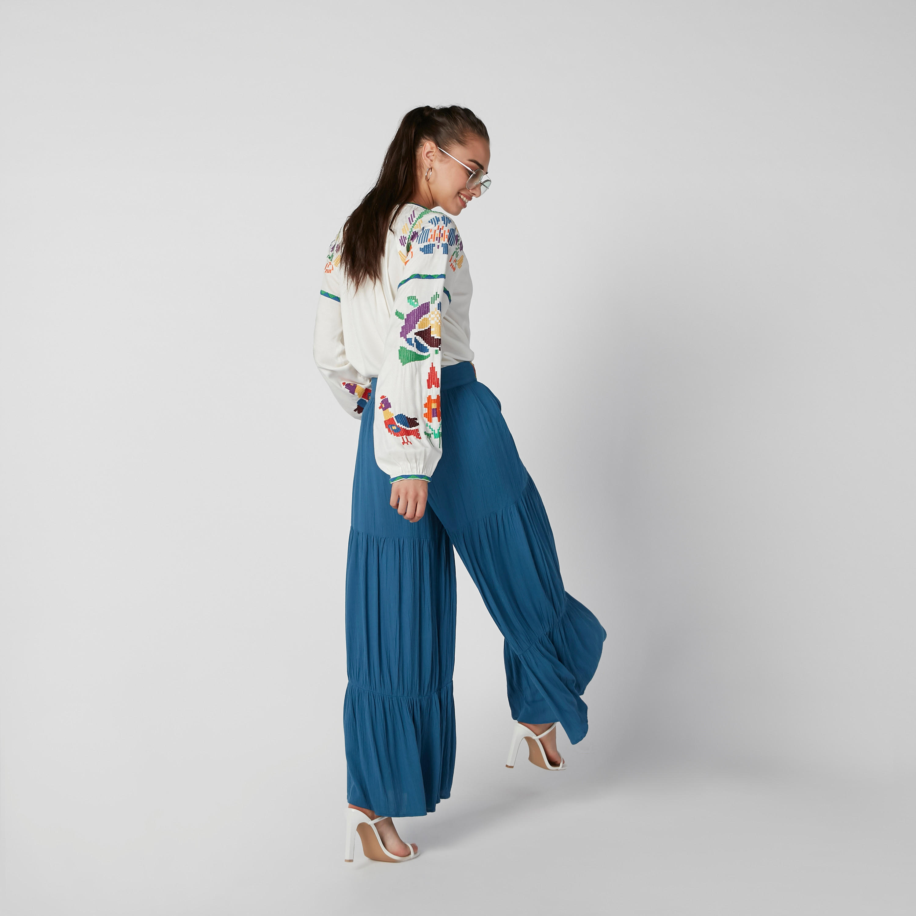 بنطلون بالازو مستدام بارز الملمس بخصر مرتفع-women-clothing-bottoms-trousers-image-5