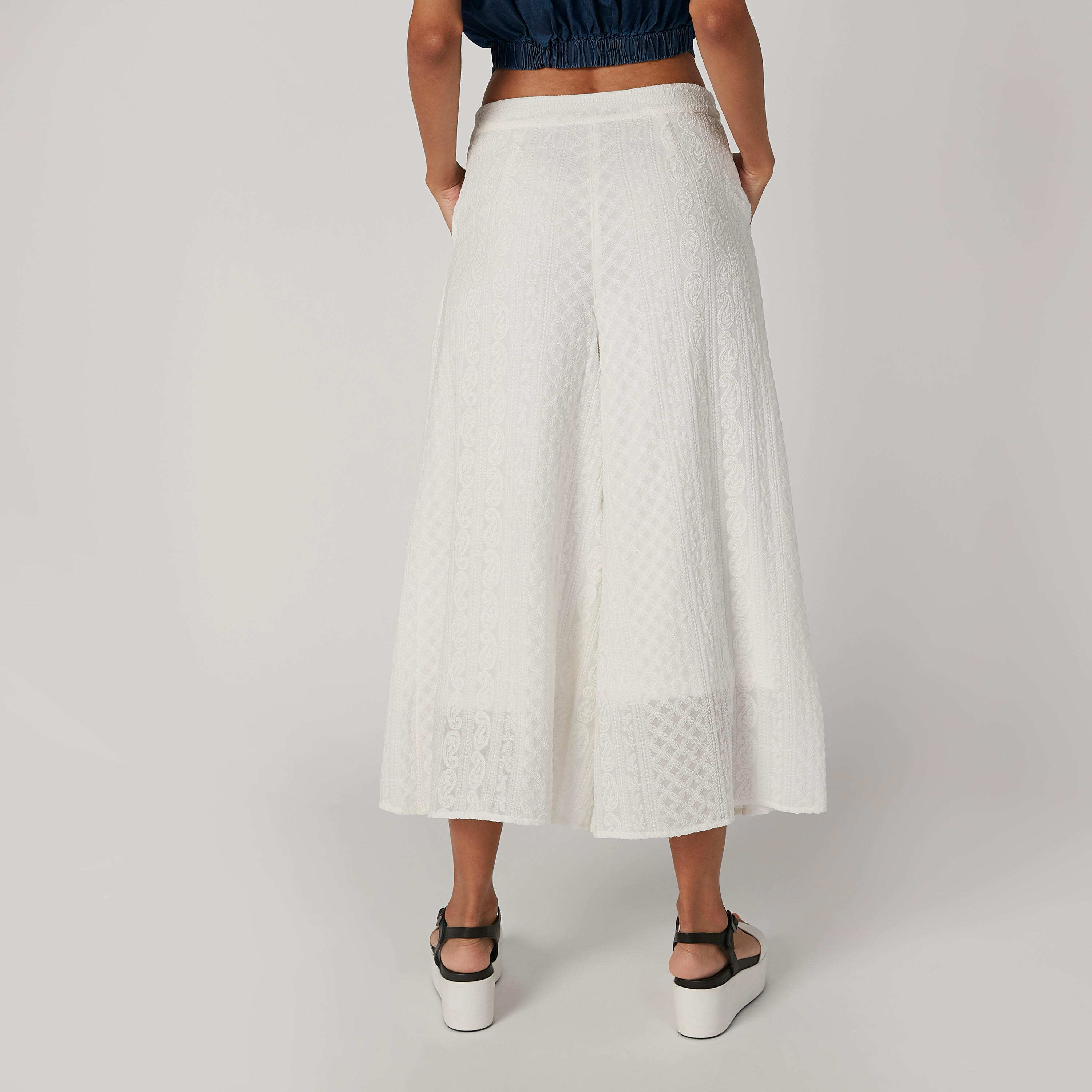 بنطلون واسع الساقين بارز الملمس بقصّة واسعة وخصر مطّاطي متوسط الارتفاع-women-clothing-bottoms-trousers-image-2