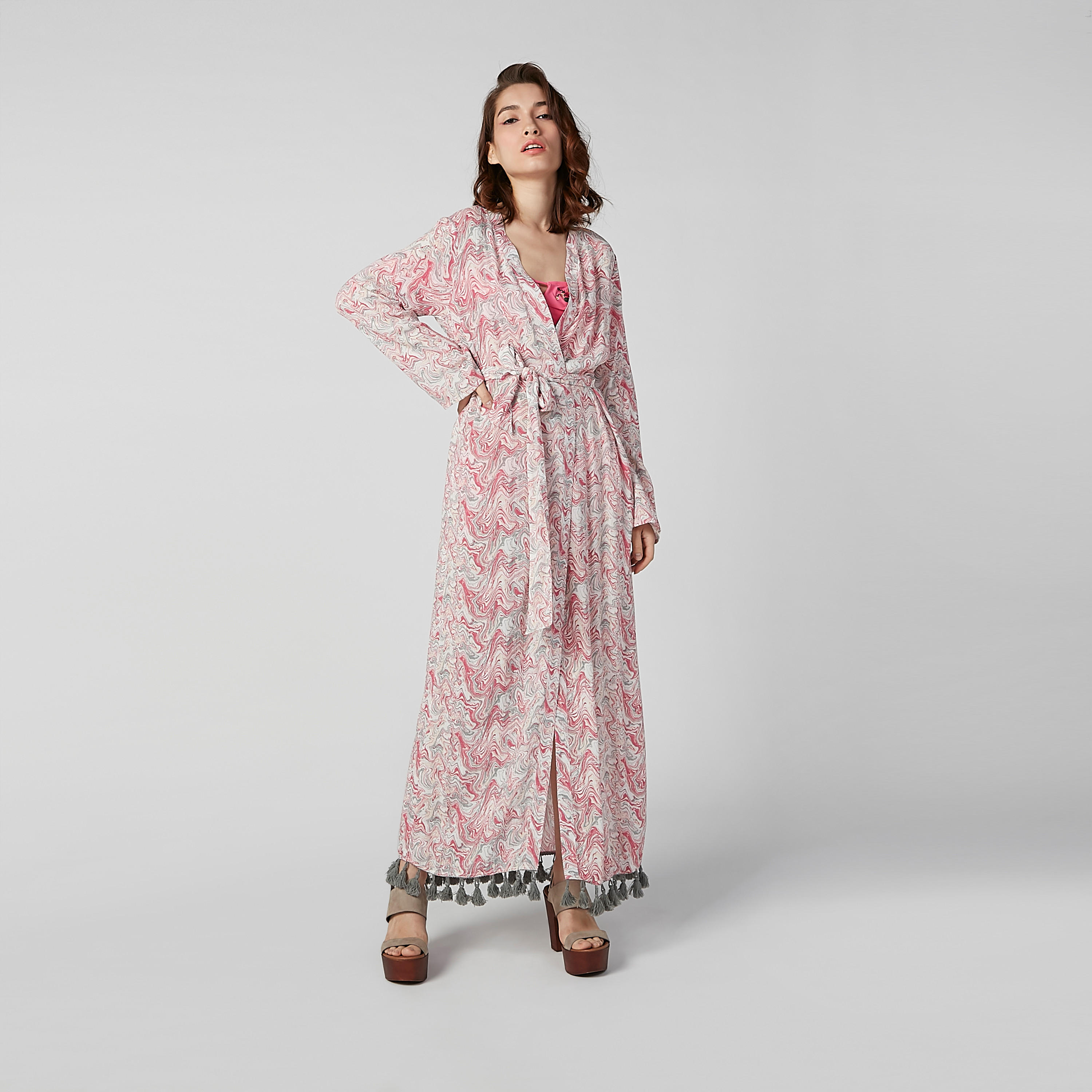 كارديجان طويل بأربطة وشرّابات وطبعات-women-winterwear-cardigansandjumpers-cardigans-image-2