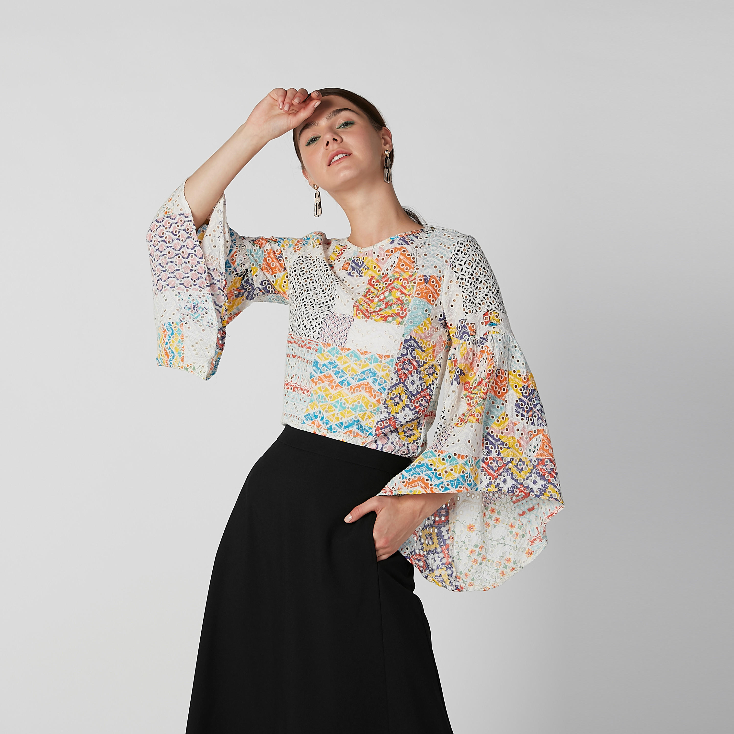 بلوزة مستدامة شيفلي بياقة قارب وأكمام واسعة -women-clothing-shirtsandblouses-blouses-image-1