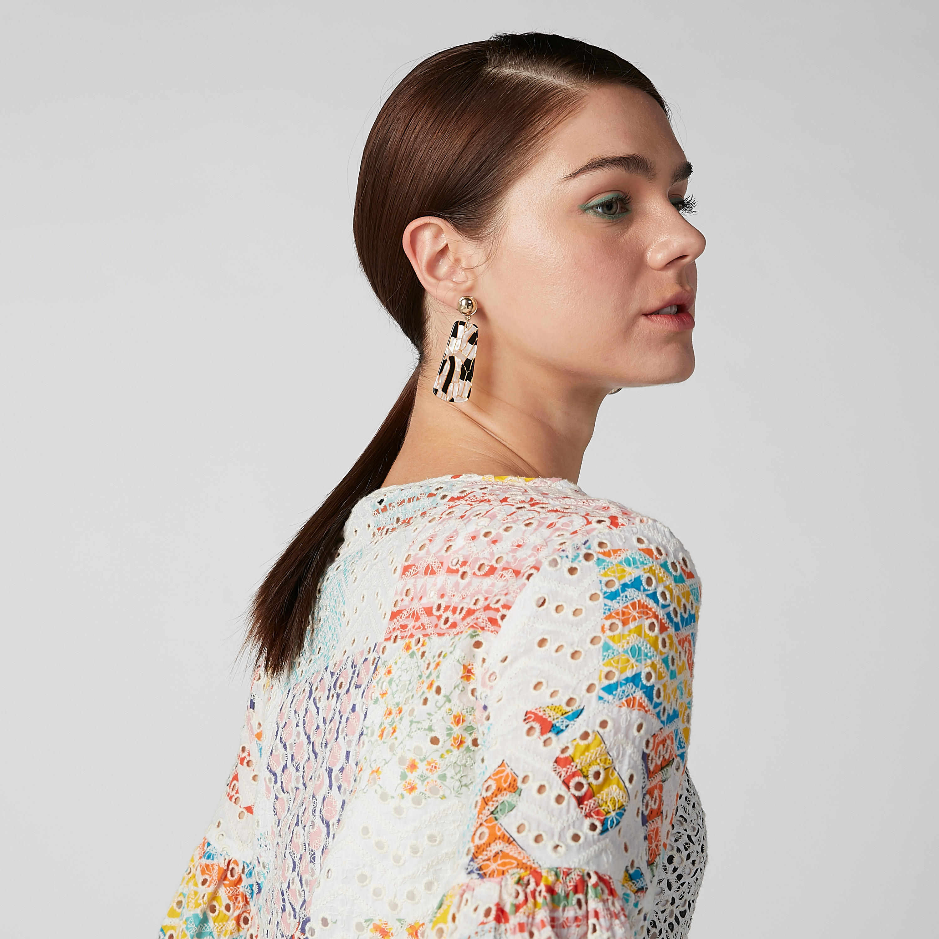 بلوزة مستدامة شيفلي بياقة قارب وأكمام واسعة -women-clothing-shirtsandblouses-blouses-image-4