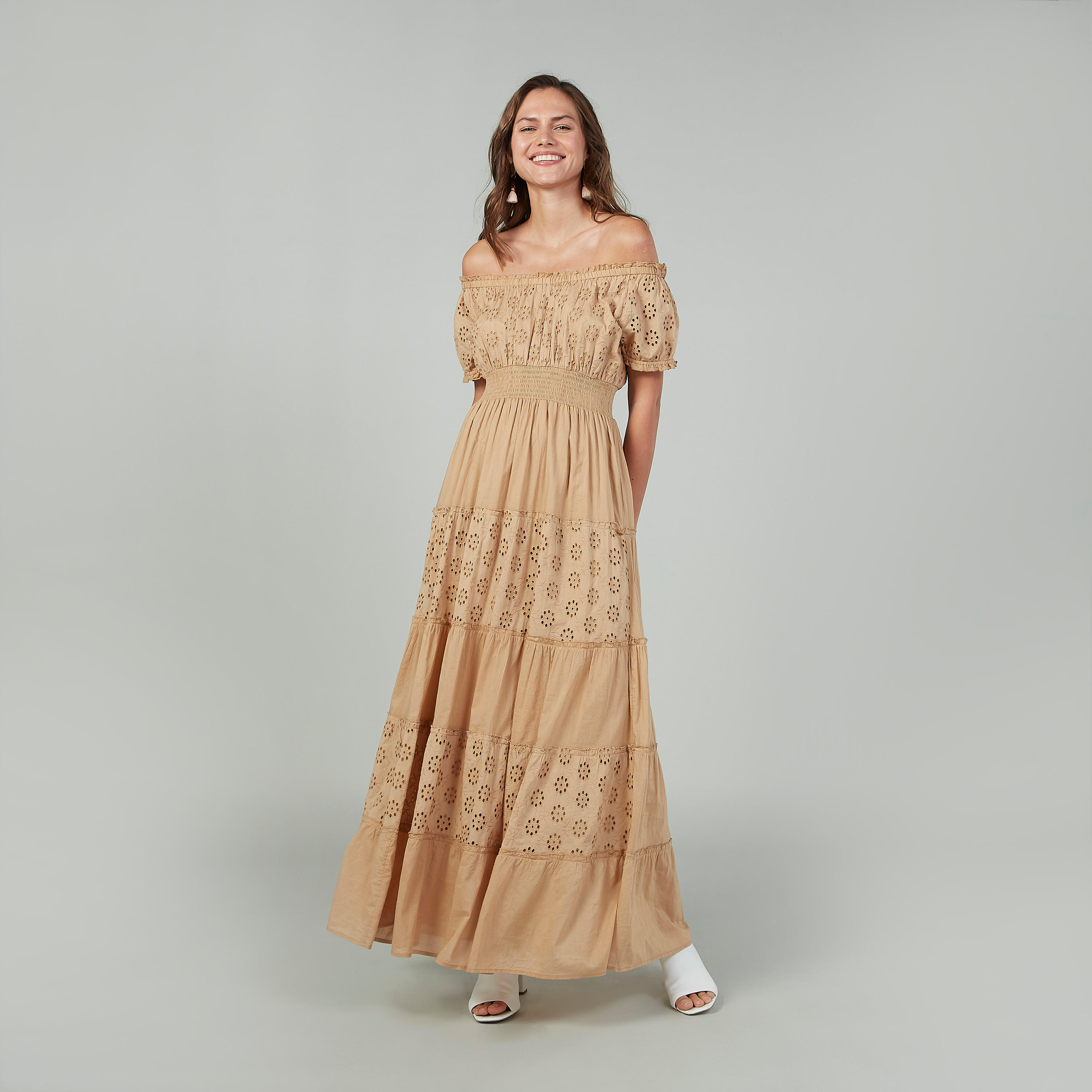 فستان طويل بأكمام قصيرة وأكتاف مكشوفة بتفاصيل كشكش-women-clothing-dresses-image-2