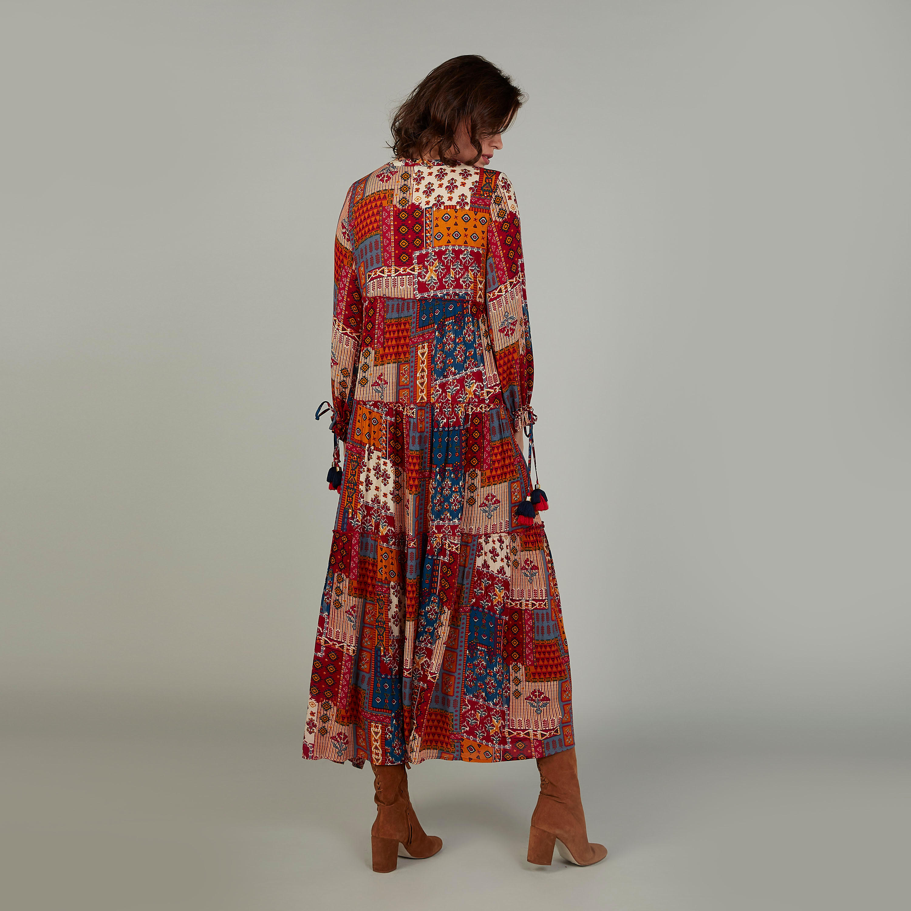 فستان مستدام إيه لاين طويل بياقة V وأكمام طويلة بطبعات -women-clothing-dresses-image-4