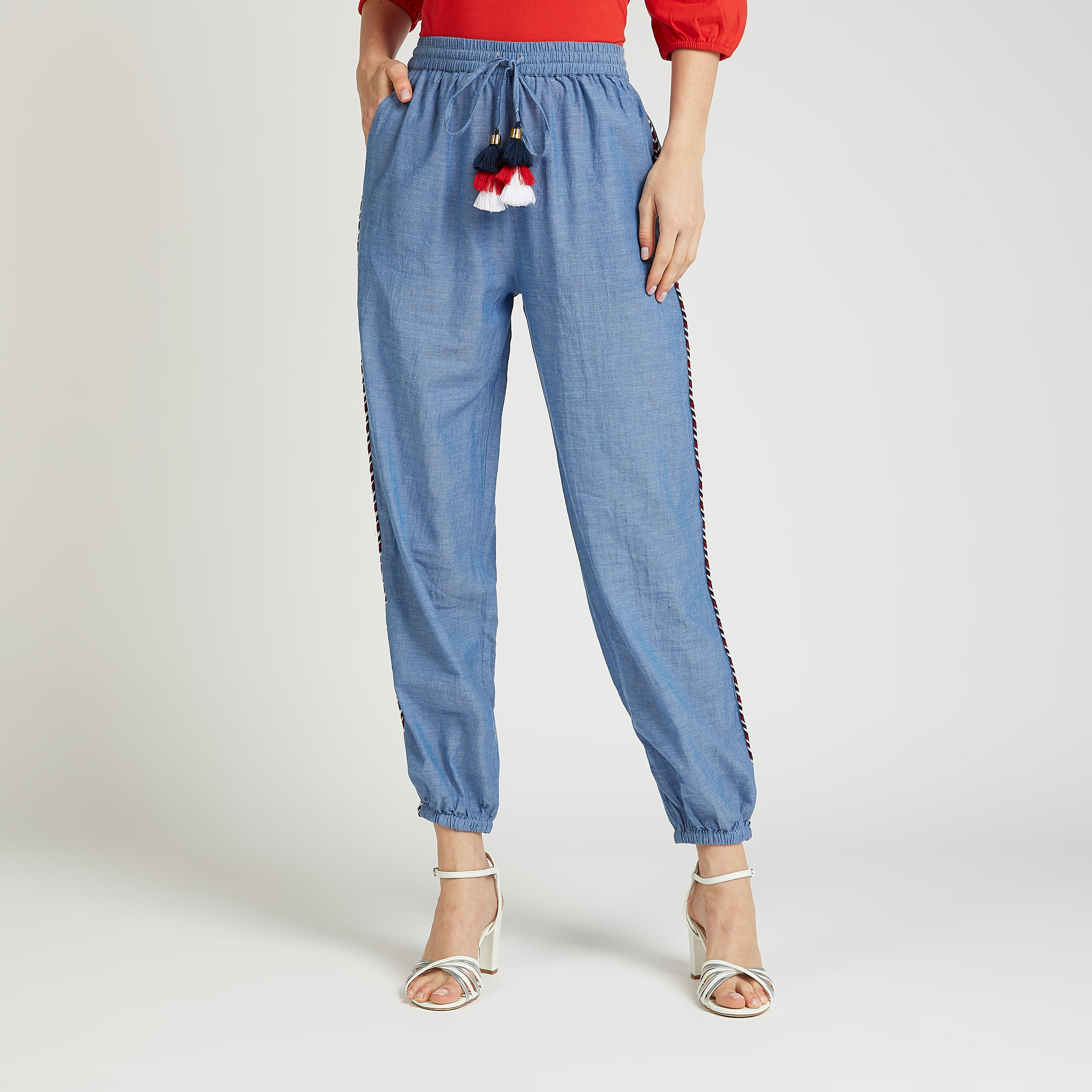 بنطلون بارز الملمس بخصر متوسط الارتفاع وجيوب-women-clothing-bottoms-trousers-image-1