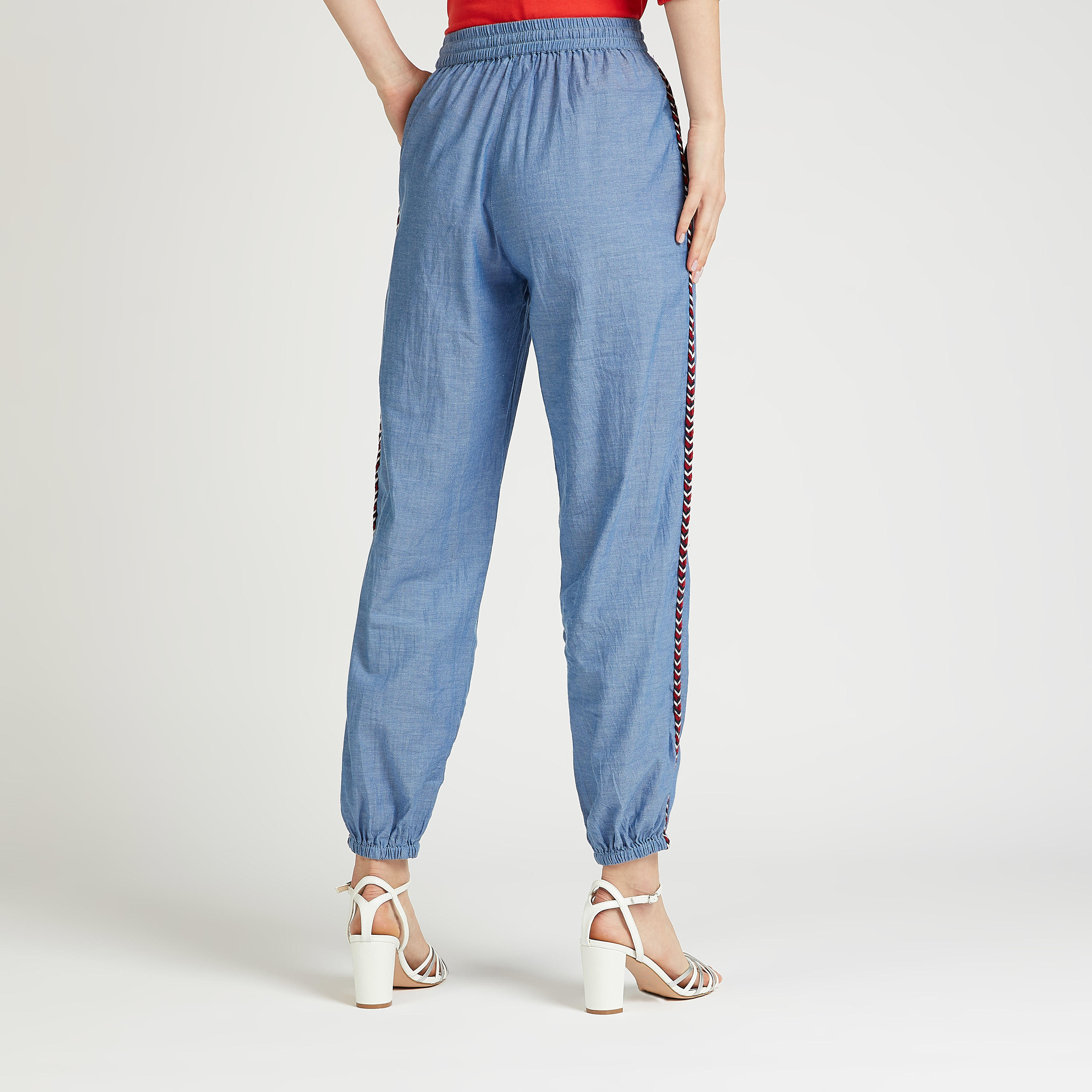 بنطلون بارز الملمس بخصر متوسط الارتفاع وجيوب-women-clothing-bottoms-trousers-image-4