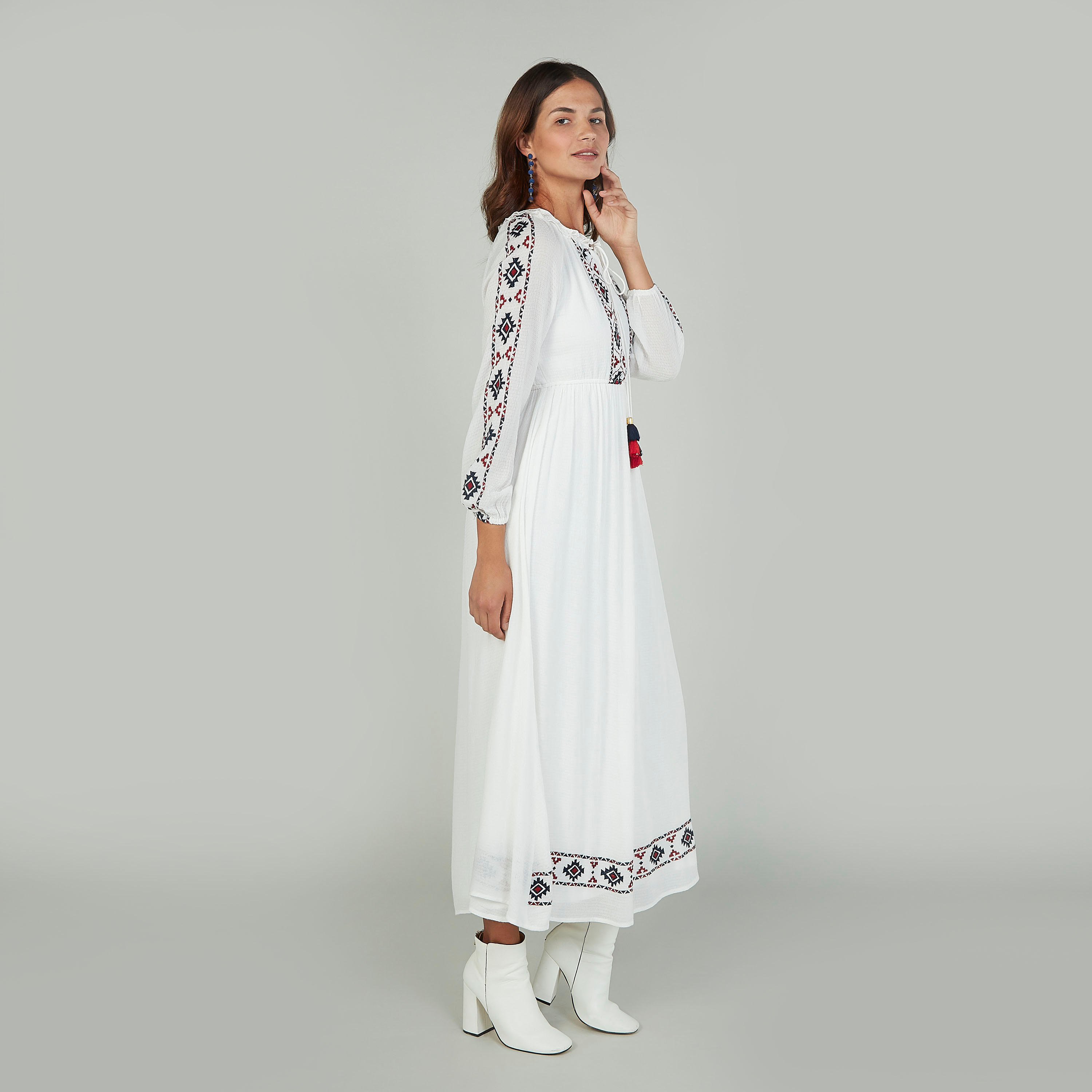 فستان مستدام طويل إيه لاين بأكمام طويلة مطرز -women-clothing-dresses-image-2