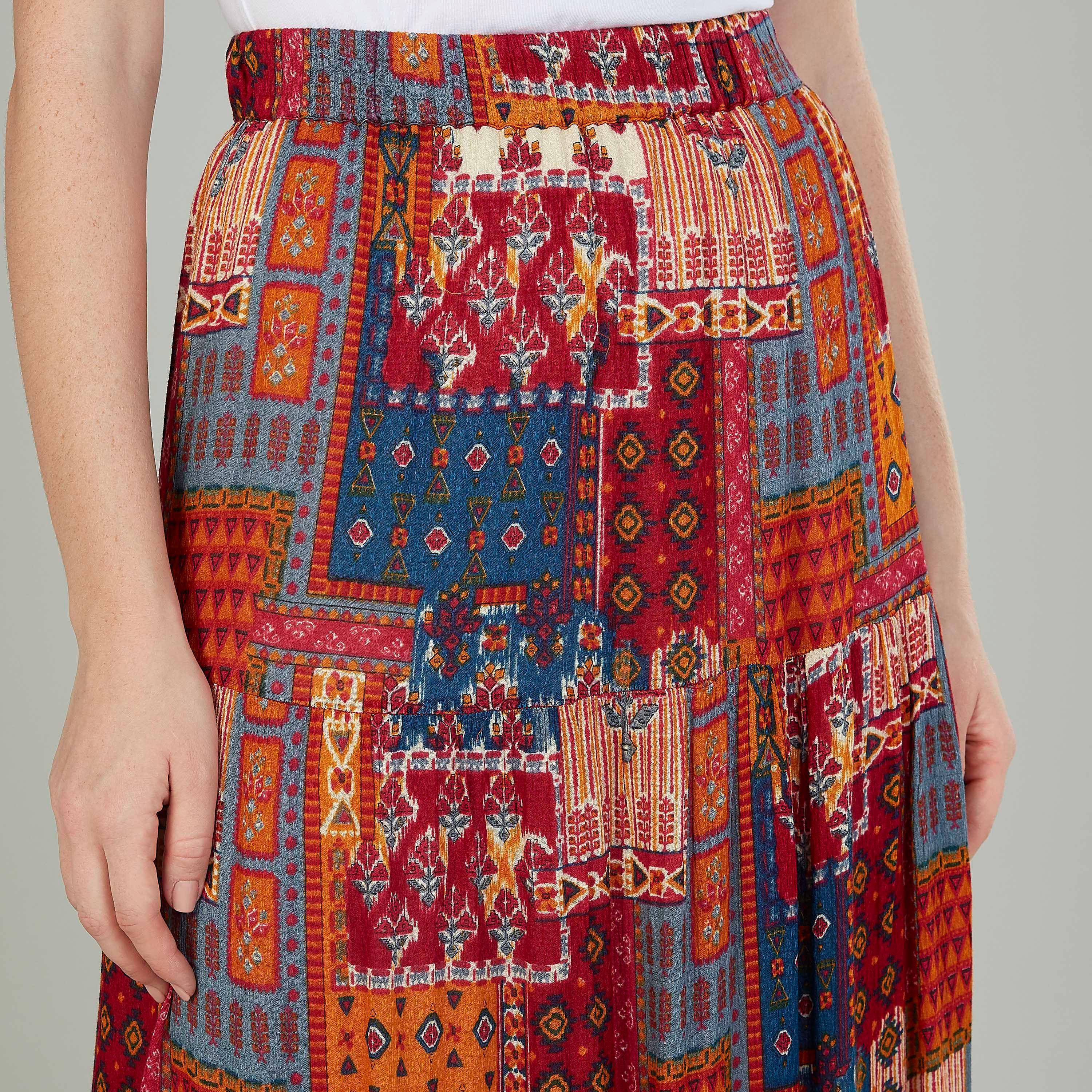 تنورة مستدامة ماكسي إيه لاين بخصر مطّاطي وطبعات-women-clothing-bottoms-skirts-image-3