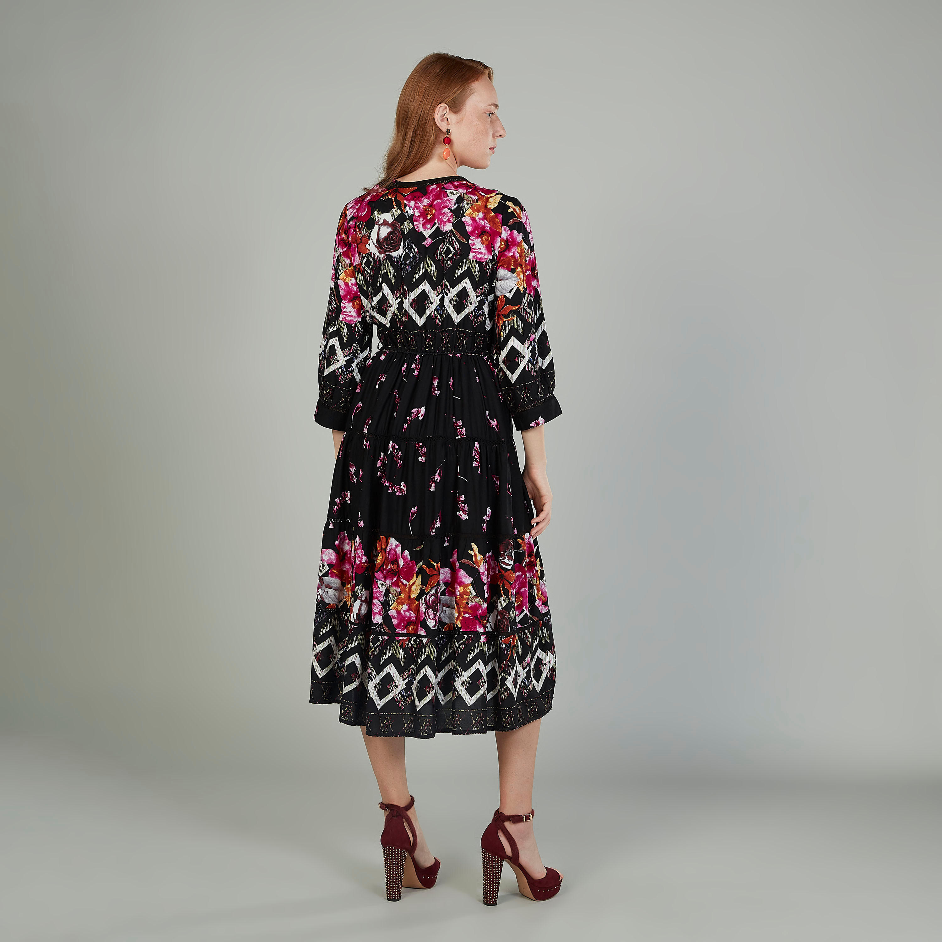 فستان ميدي مستدام بأكمام 3/4 وياقة V وطبعات-women-clothing-dresses-image-4