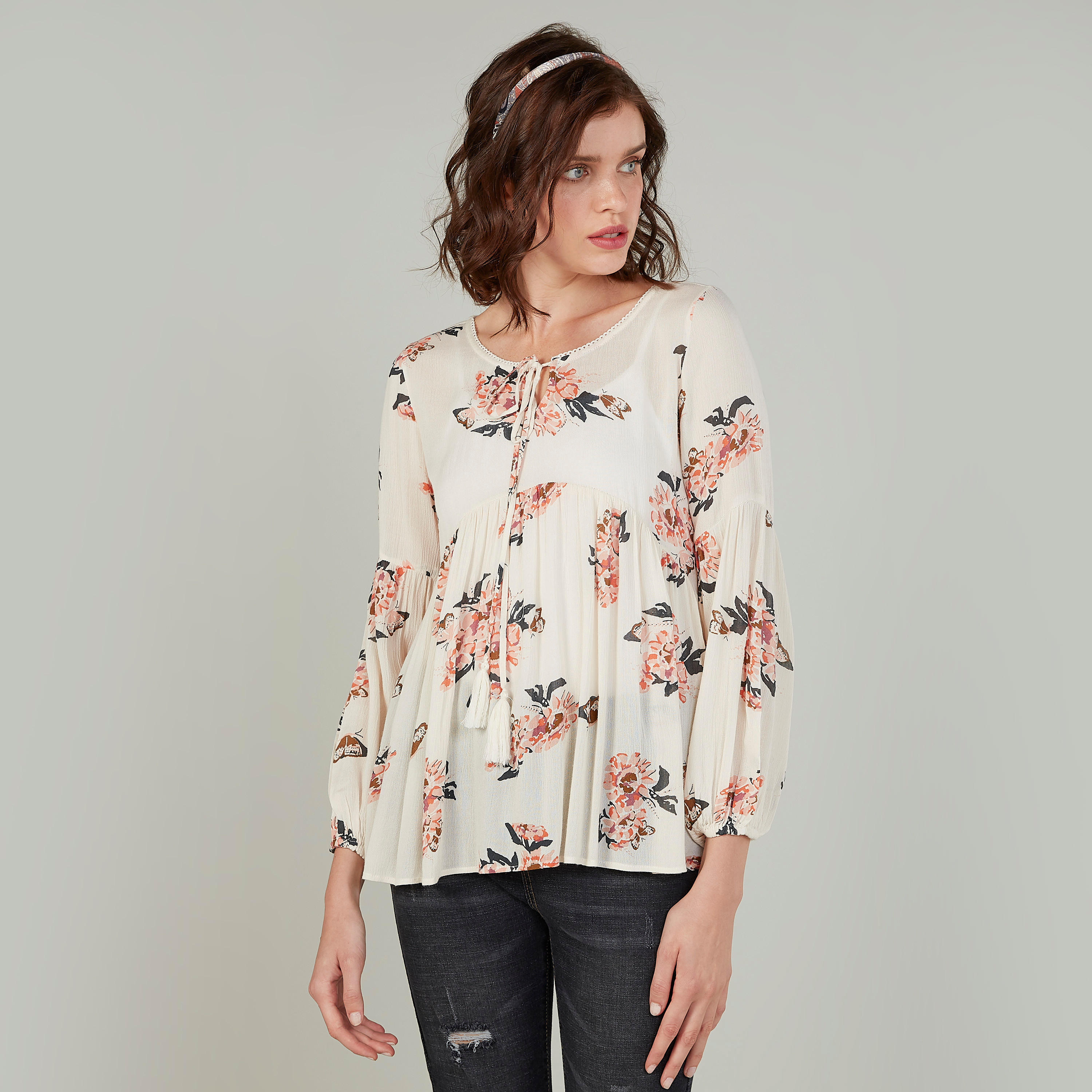 بلوزة مستدامة بطبعات زهرية بياقة مستديرة وأربطة-women-clothing-shirtsandblouses-blouses-image-4