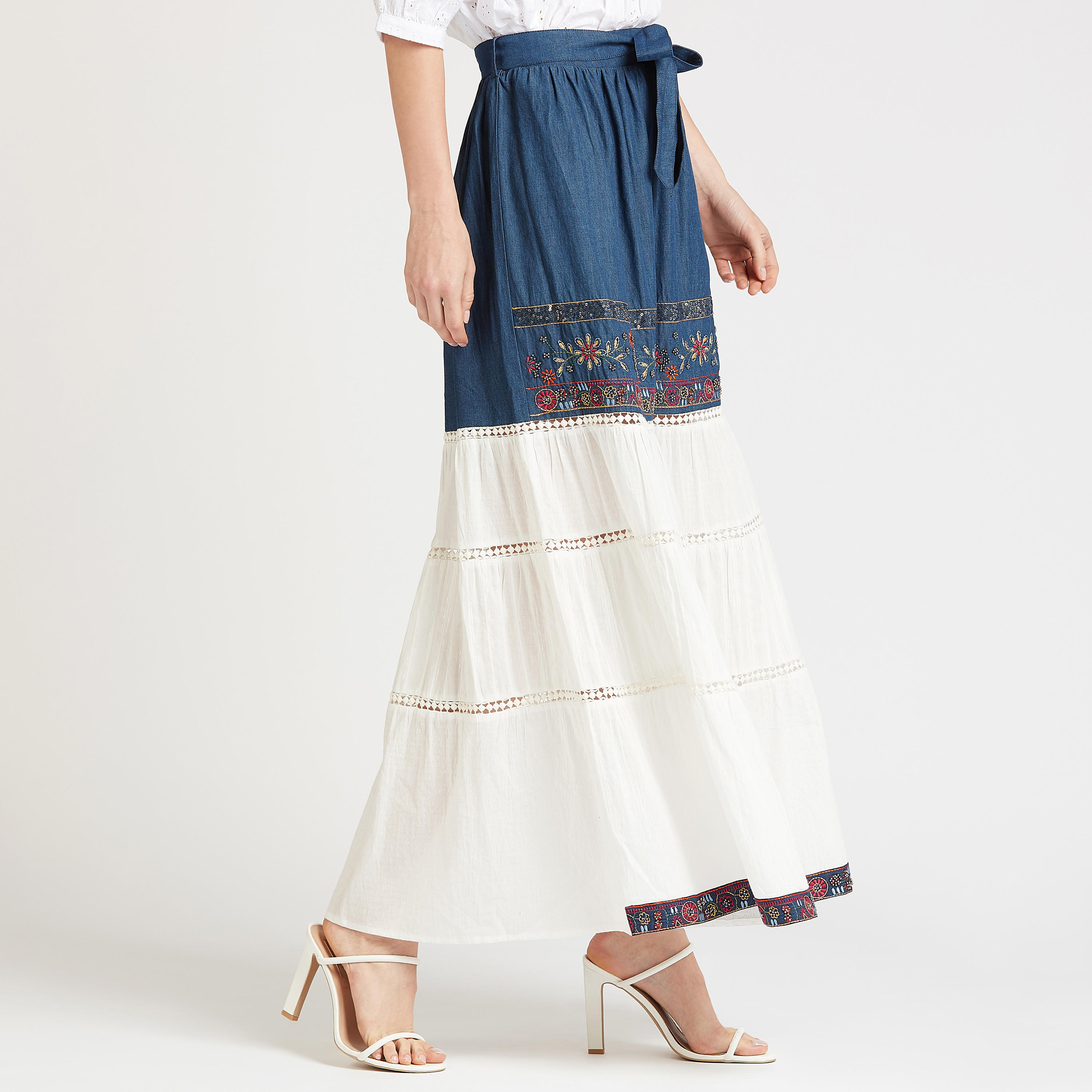 تنورة إيه لاين طويلة بقوالب ملوّنة وخصر مطّاطي وأربطة-women-clothing-bottoms-skirts-image-1