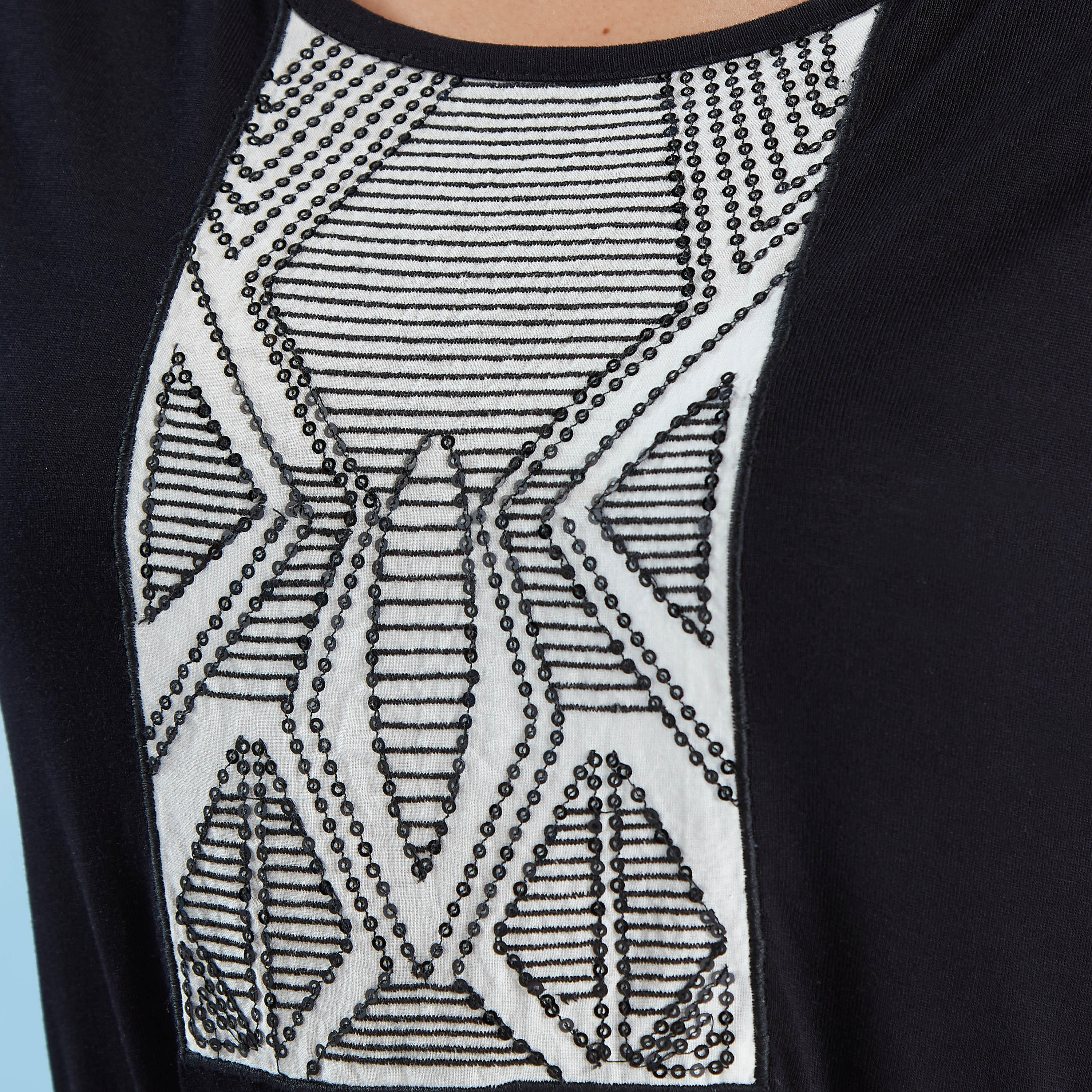 بلوزة مطرزة بياقة مستديرة وأكمام كاب-women-clothing-shirtsandblouses-blouses-image-3