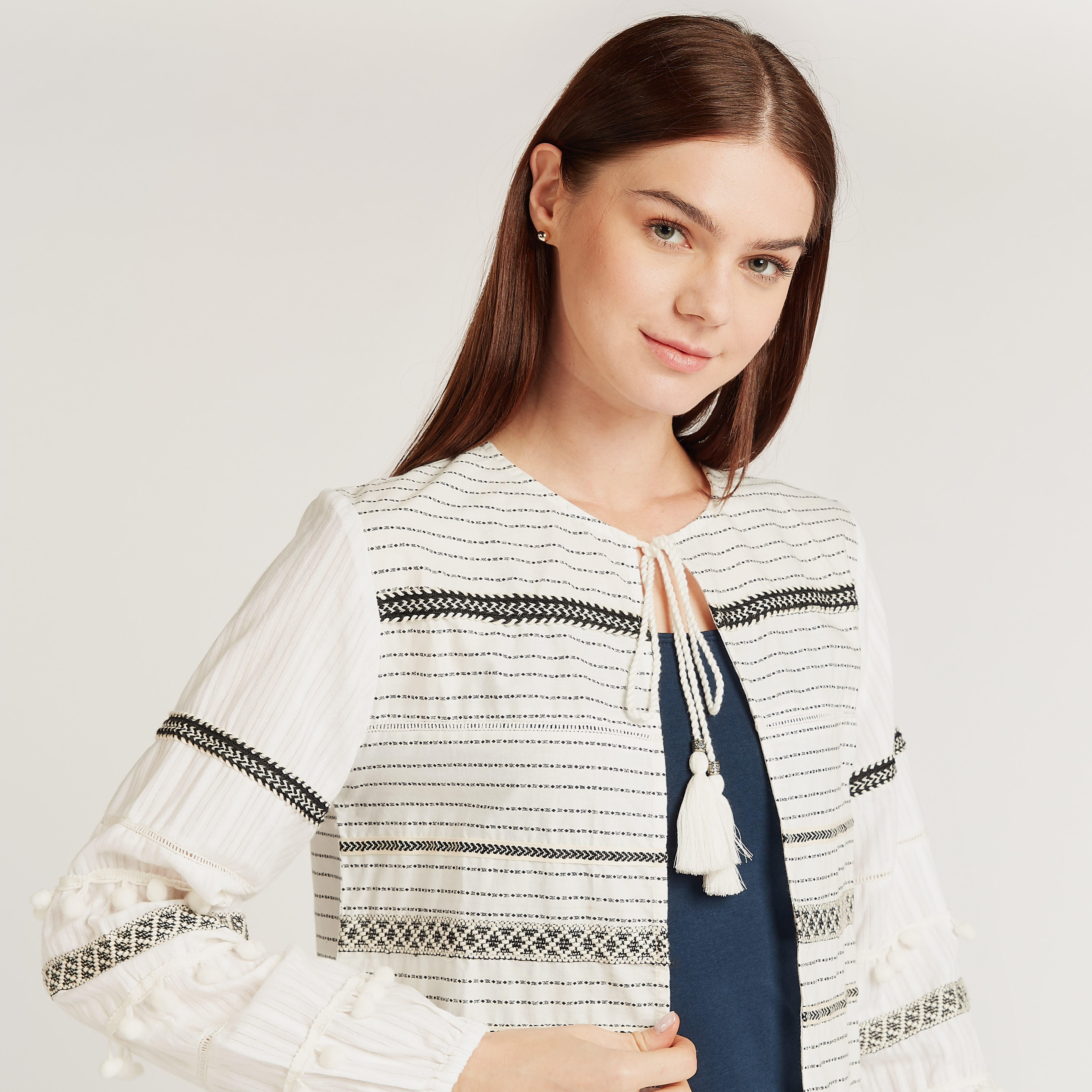 جاكيت بأكمام طويلة وأربطة وطبعات-women-winterwear-coatsandjackets-jackets-image-2