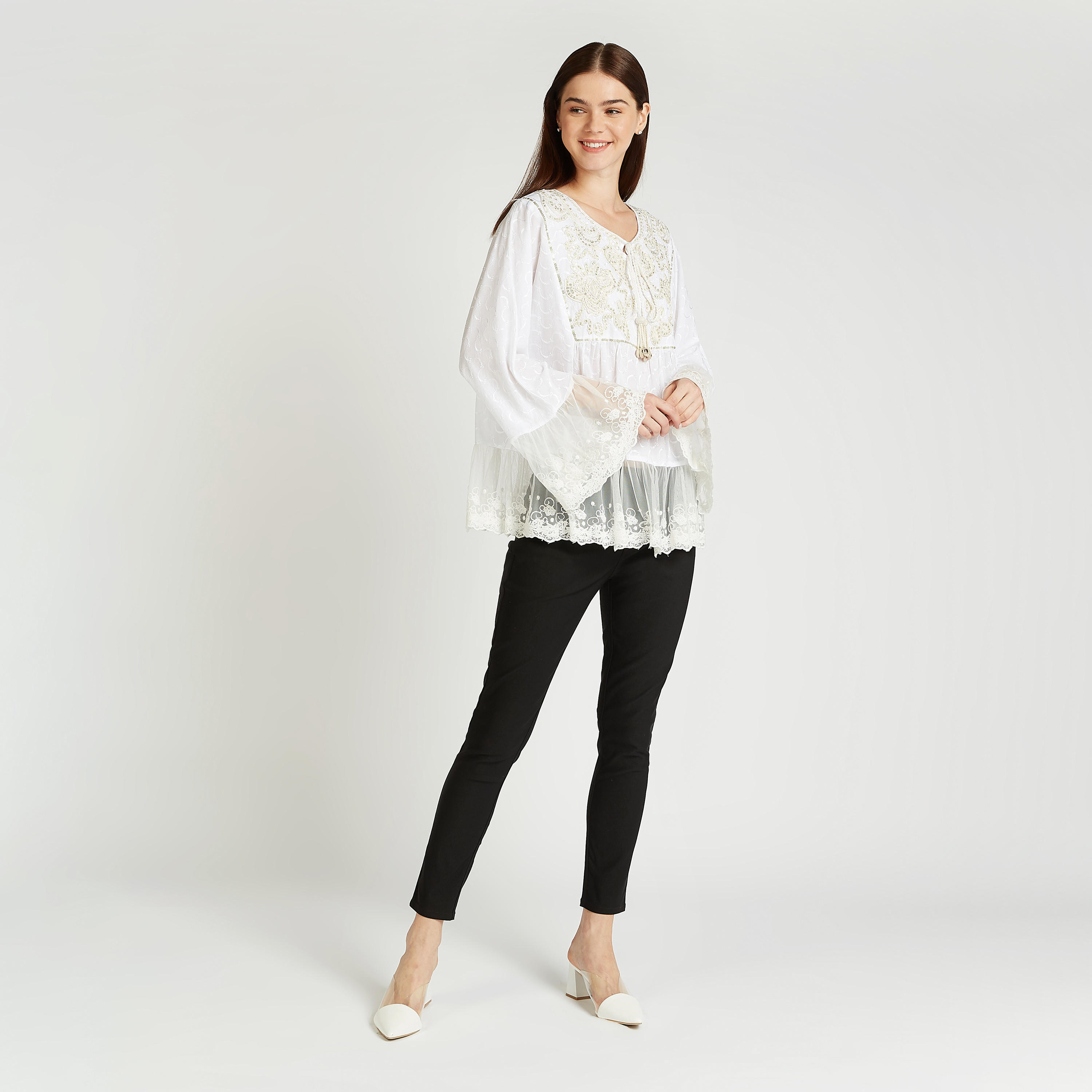 بلوزة مطرّزة بأكمام طويلة وأربطة-women-clothing-shirtsandblouses-blouses-image-2