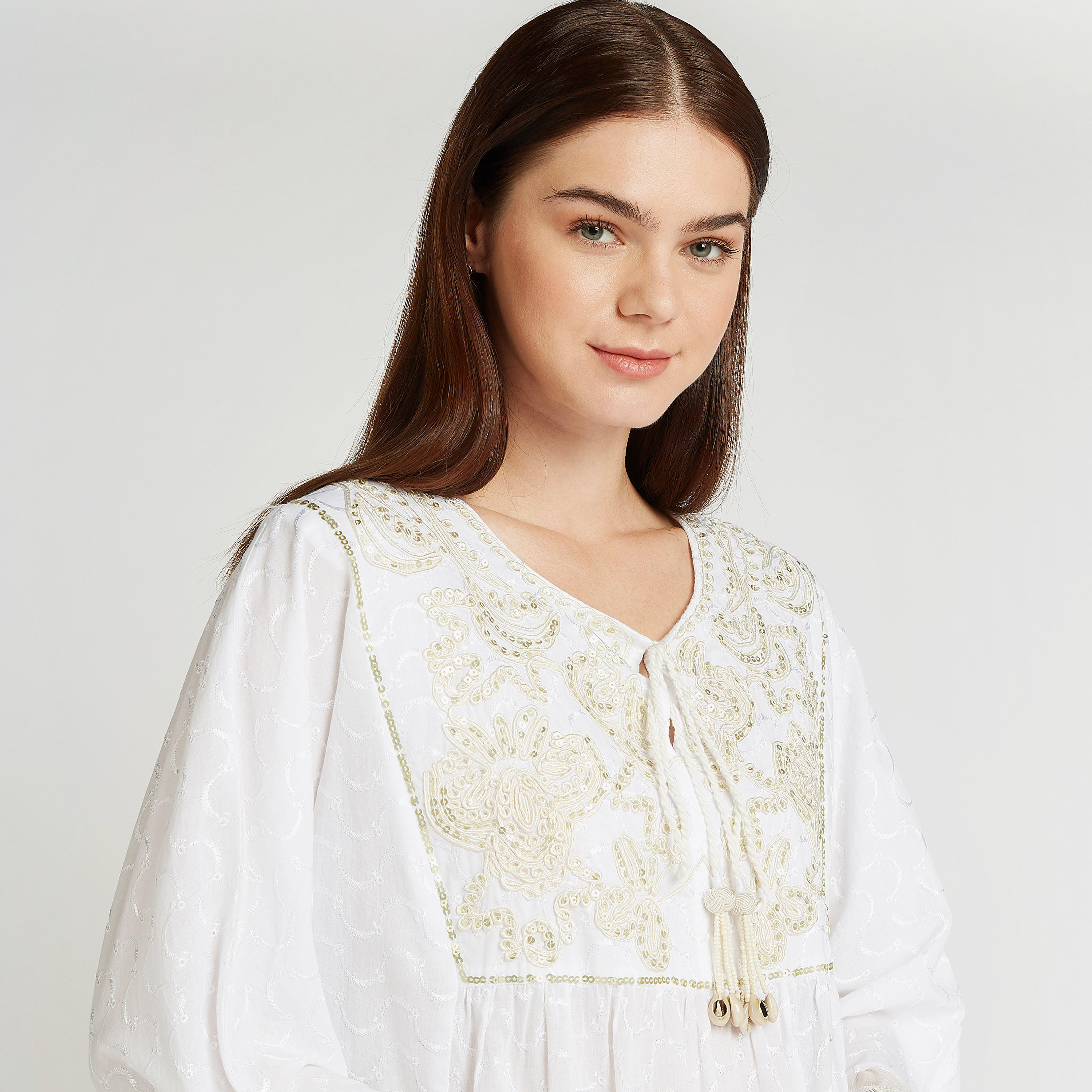 بلوزة مطرّزة بأكمام طويلة وأربطة-women-clothing-shirtsandblouses-blouses-image-3