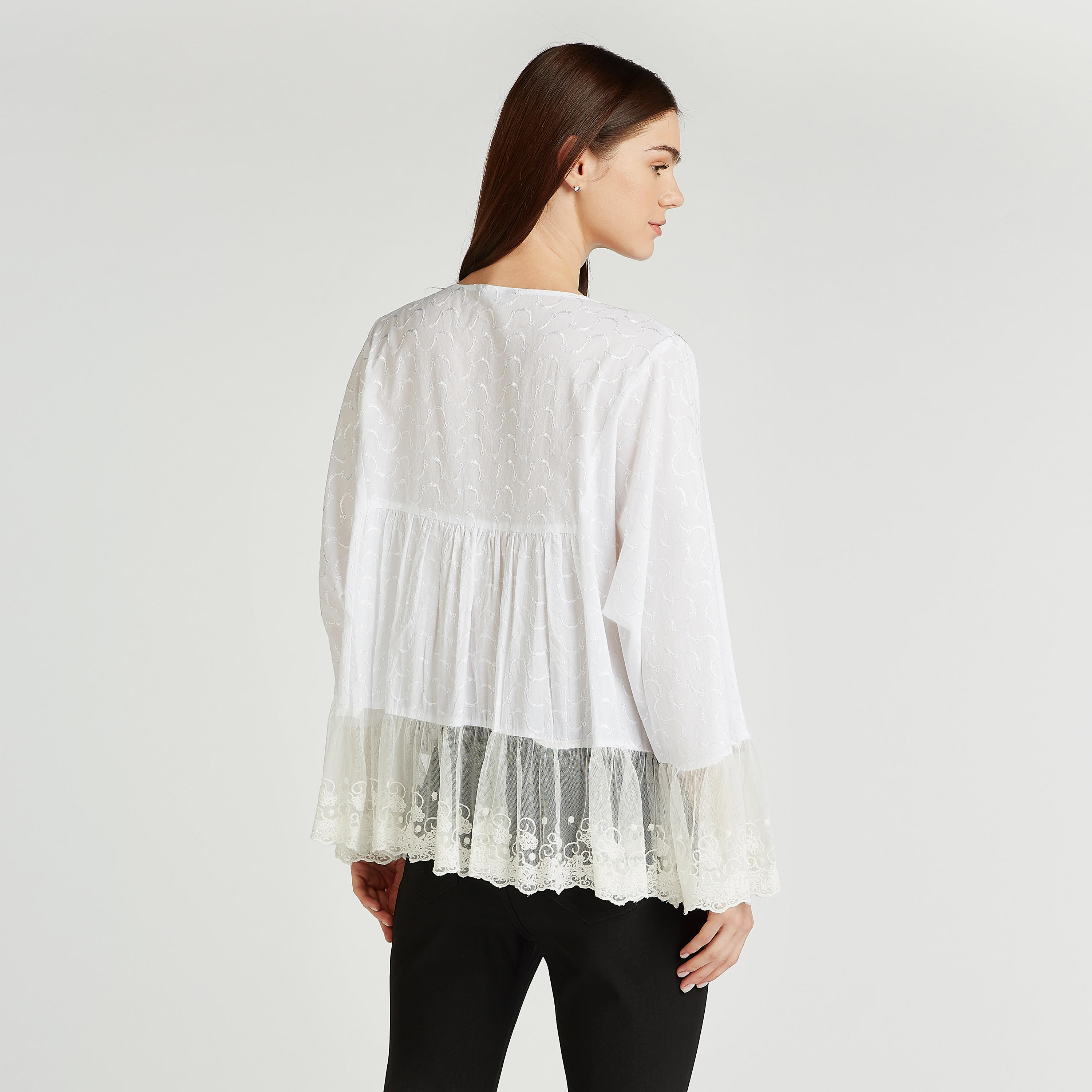 بلوزة مطرّزة بأكمام طويلة وأربطة-women-clothing-shirtsandblouses-blouses-image-4