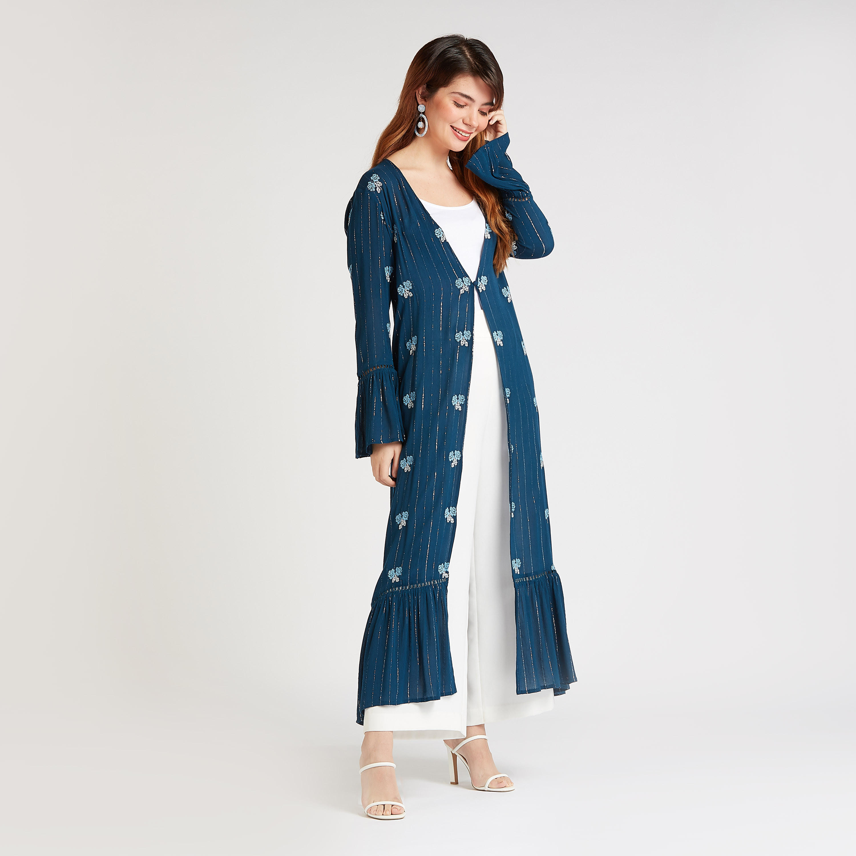 جاكيت طويل مطرّز بأكمام عريضة-women-winterwear-coatsandjackets-jackets-image-1