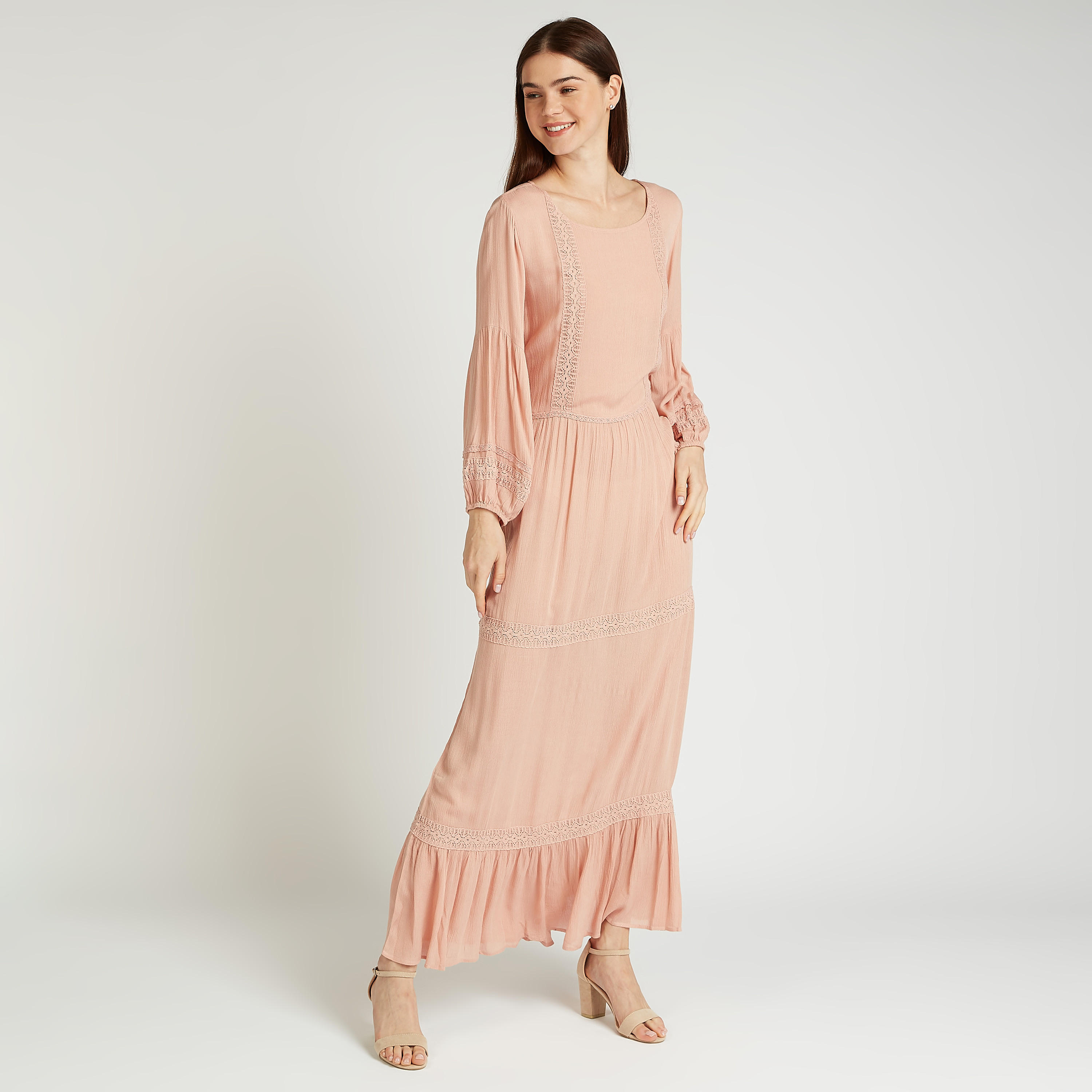 فستان طويل مطرّز بياقة مستديرة وأكمام طويلة-women-clothing-dresses-image-1
