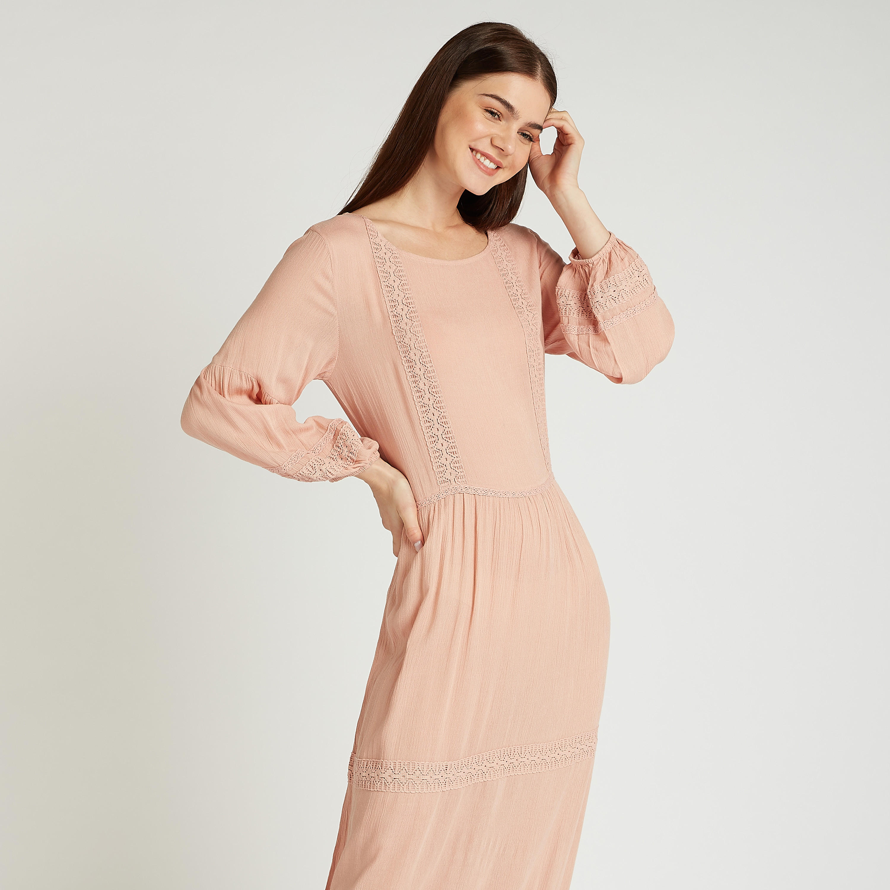 فستان طويل مطرّز بياقة مستديرة وأكمام طويلة-women-clothing-dresses-image-2