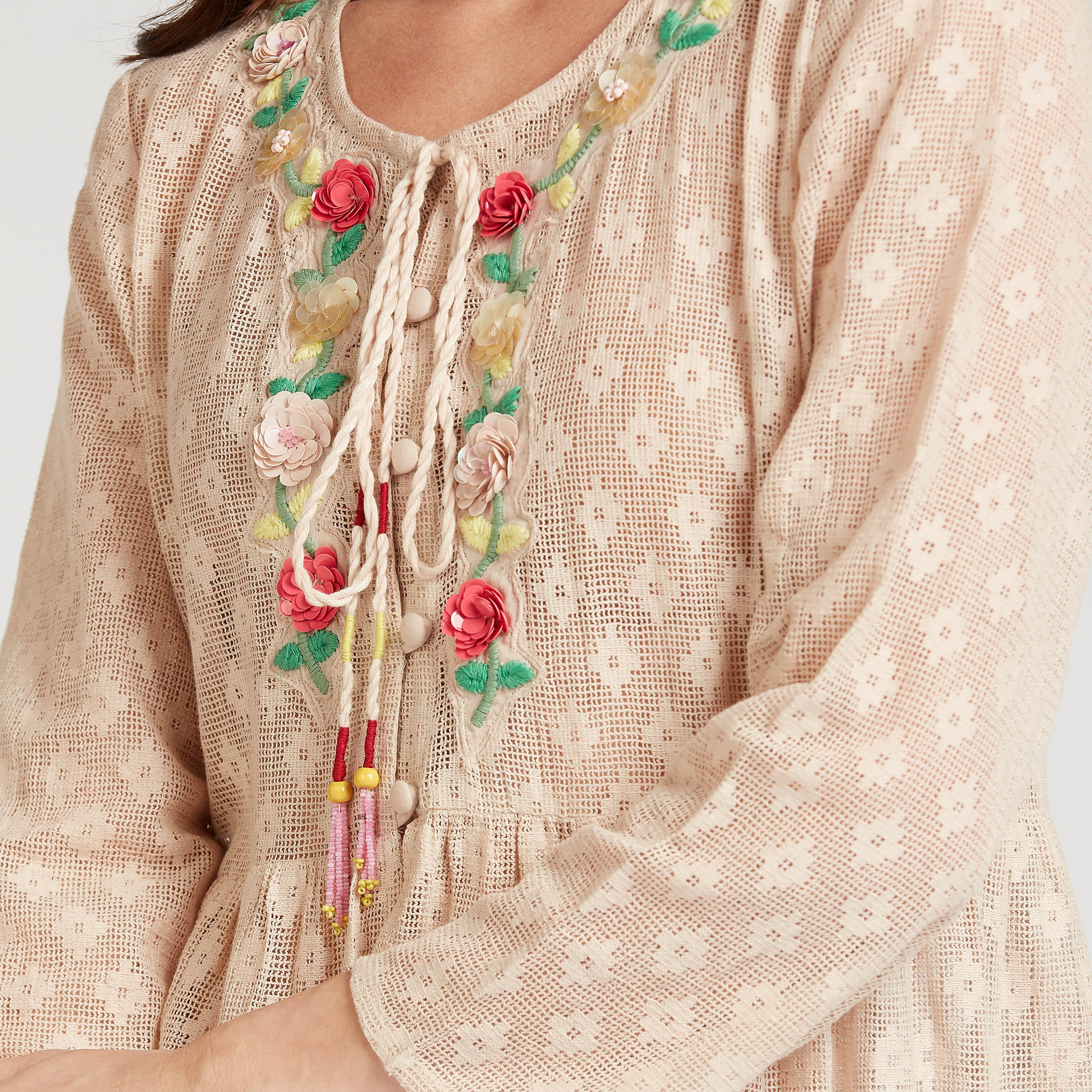 بلوزة طويلة مطرزة بأكمام طويلة وأربطة-women-clothing-shirtsandblouses-blouses-image-3