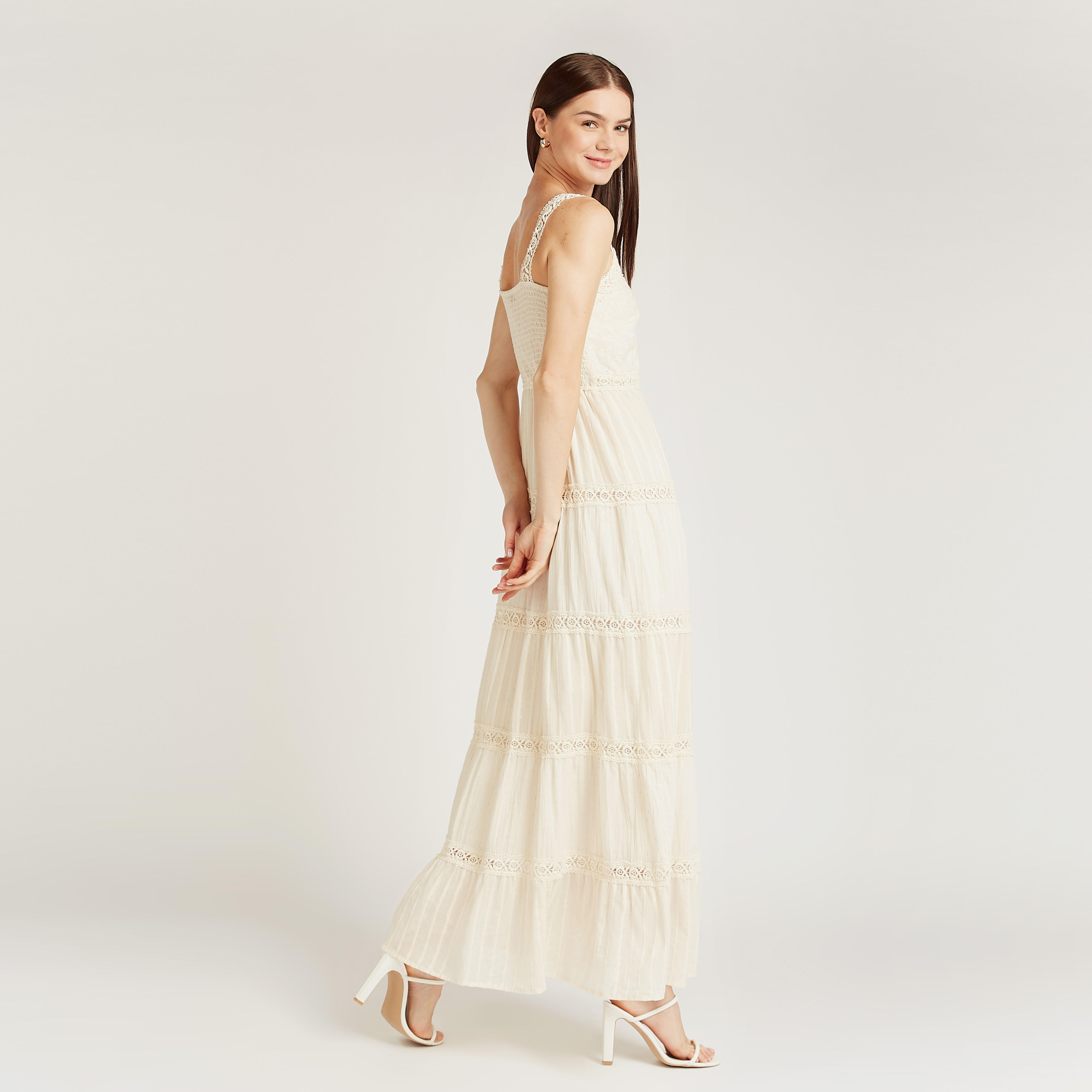 فستان طويل بياقة عميقة وتفاصيل دانتيل وحمّالات-women-clothing-dresses-image-3