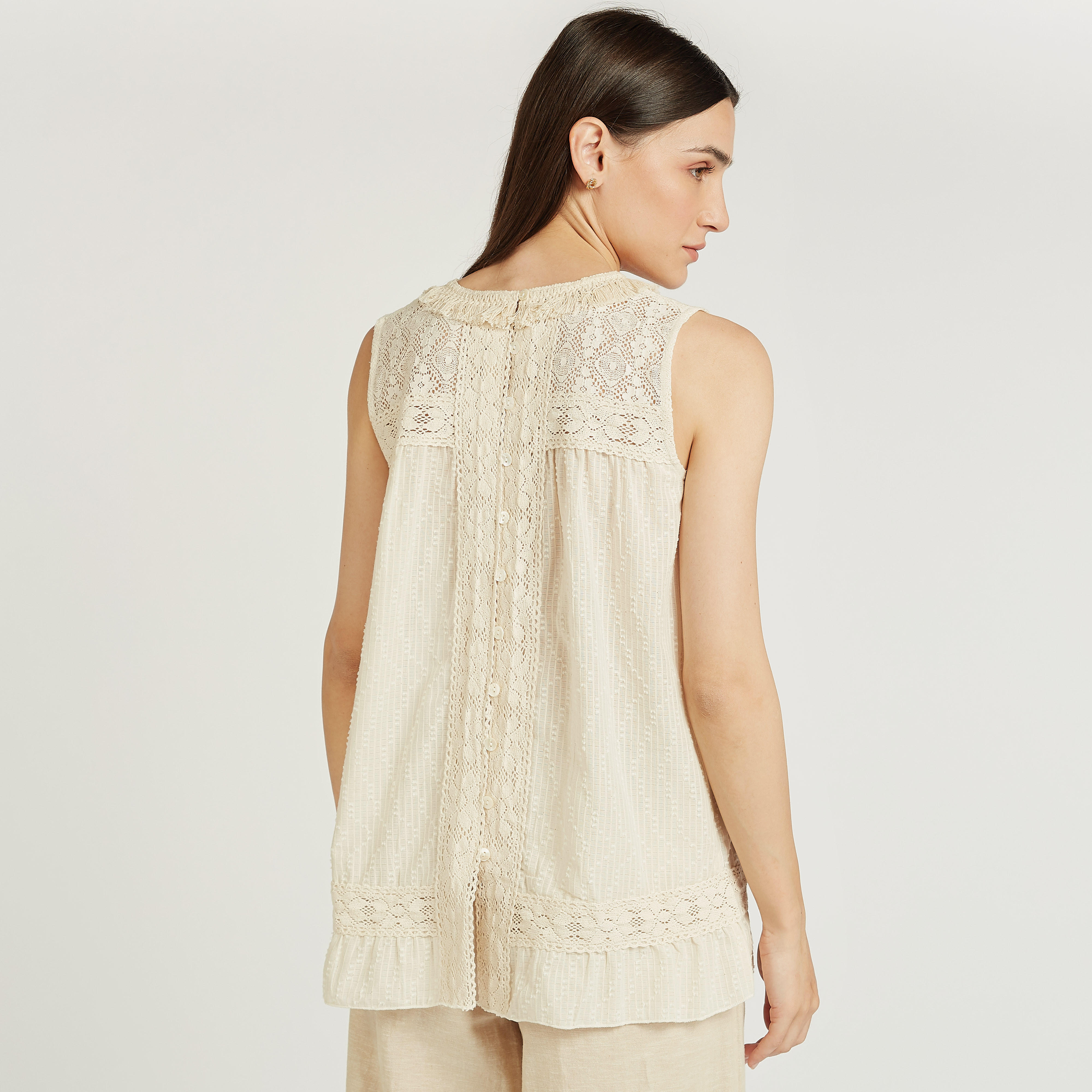 بلوزة دانتيل دون أكمام بياقة ضيقة-women-clothing-shirtsandblouses-blouses-image-2