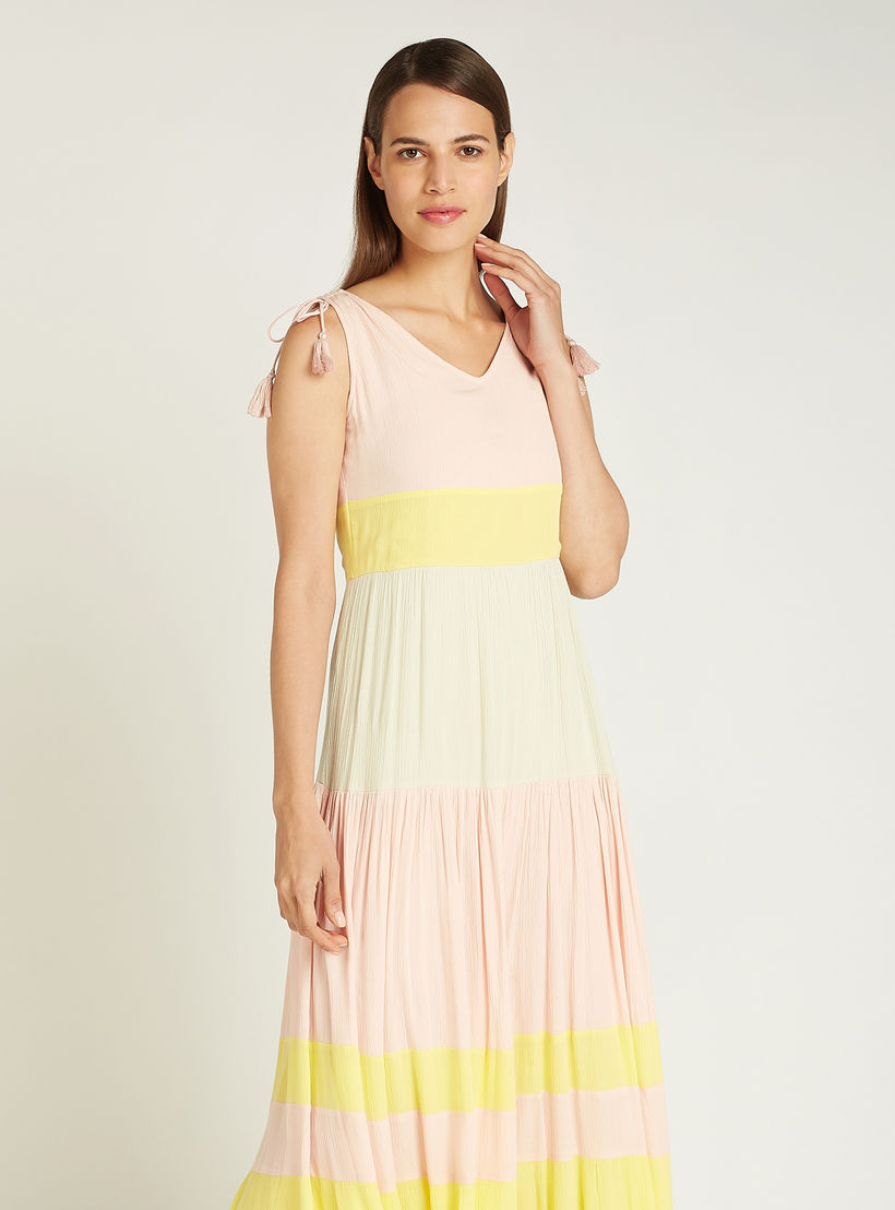 فستان مخطط طويل بياقة V وأربطة-women-clothing-dresses-image-2