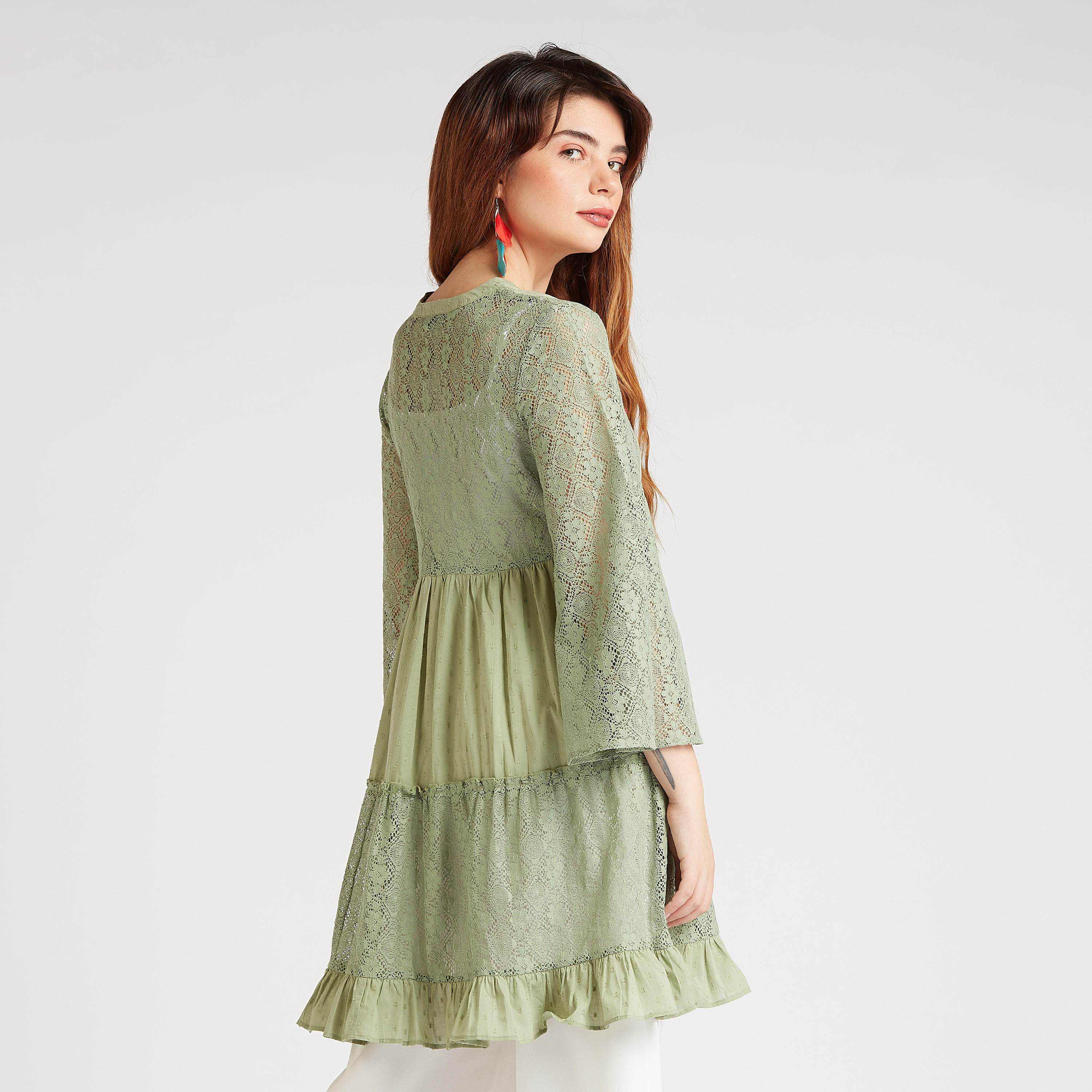 بلوزة طويلة مطرزة بياقة V وأكمام واسعة-women-clothing-shirtsandblouses-blouses-image-2