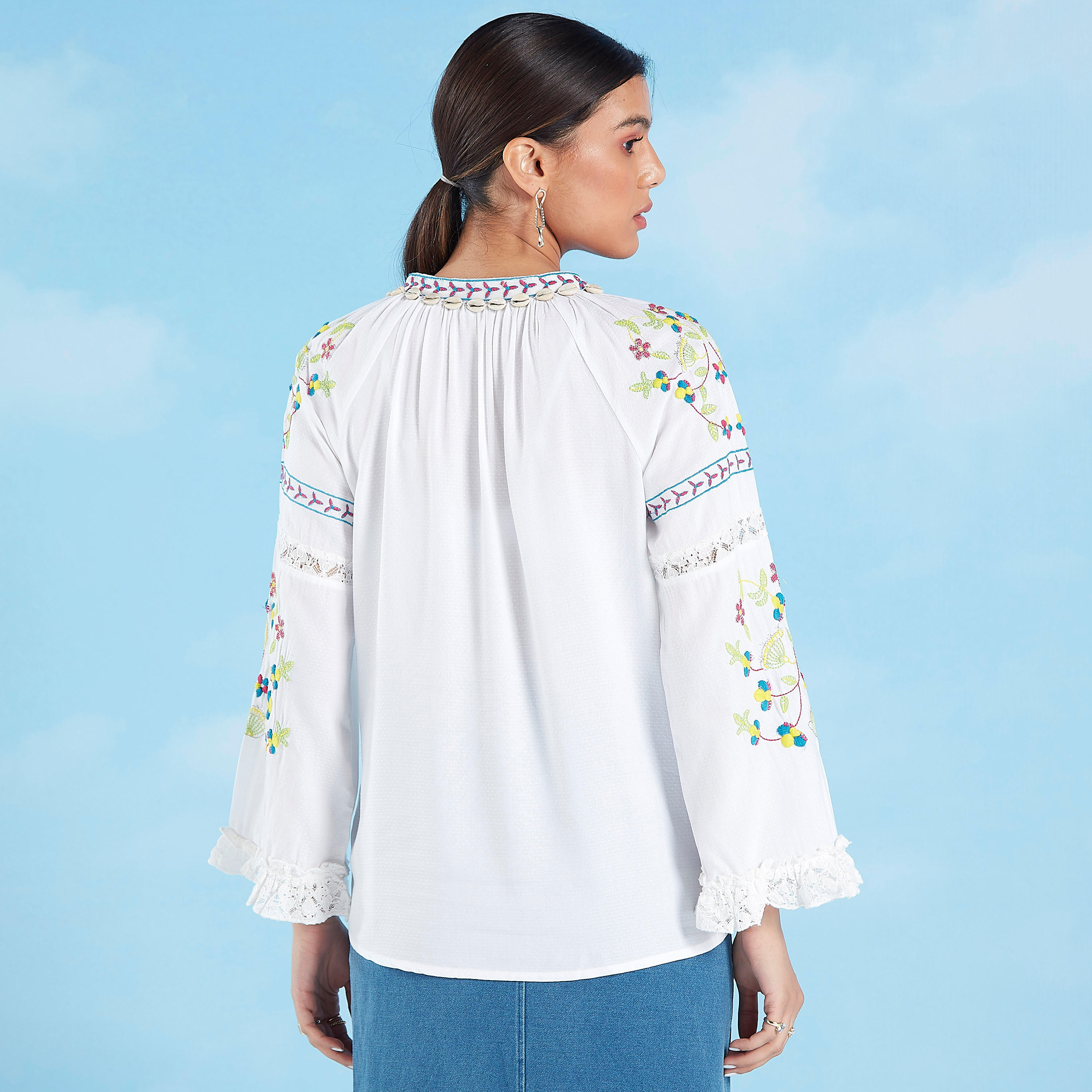 بلوزة مطرزة بأكمام طويلة وربطة عنق-women-clothing-shirtsandblouses-blouses-image-4
