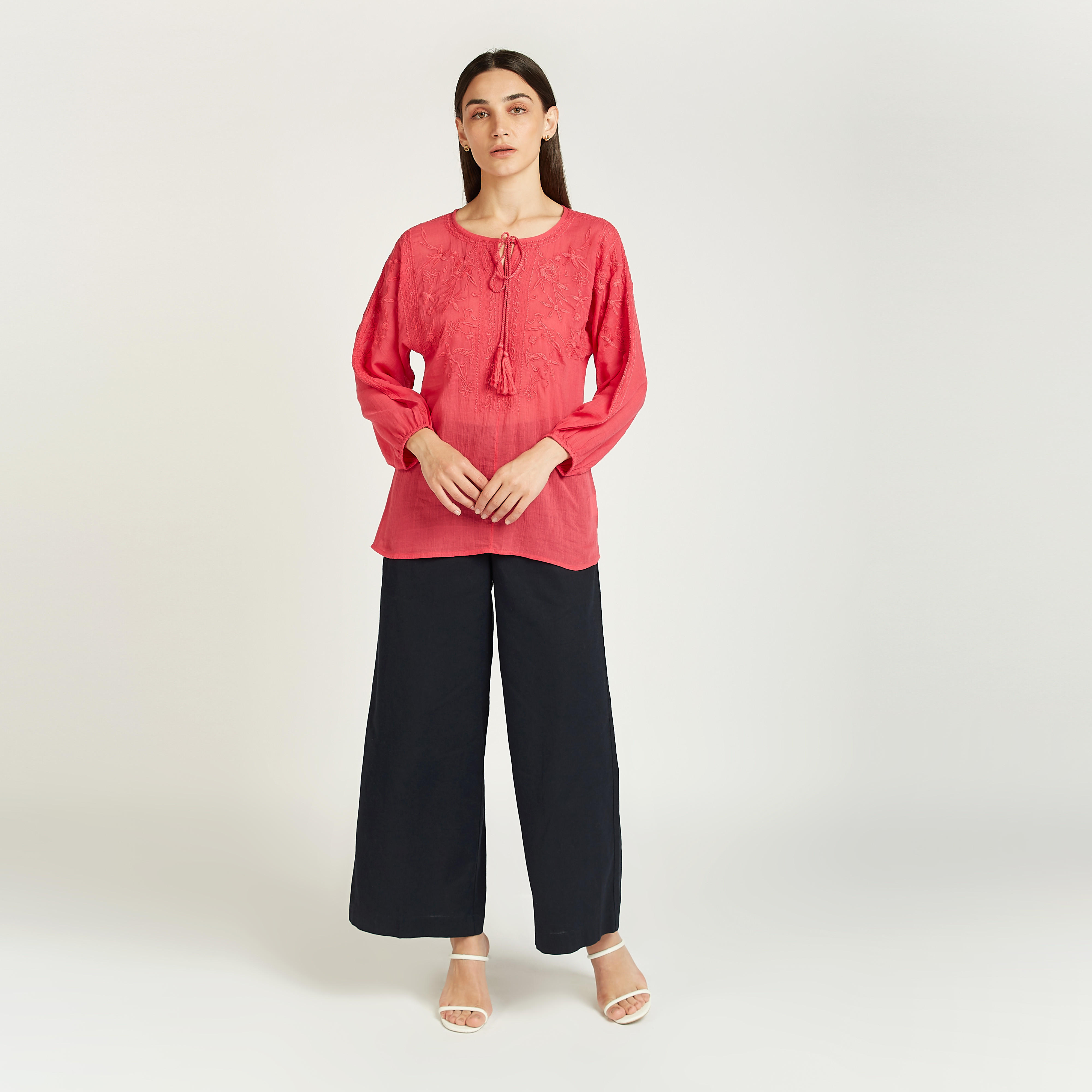 بلوزة مطرّزة بأكمام طويلة وأربطة-women-clothing-shirtsandblouses-blouses-image-2